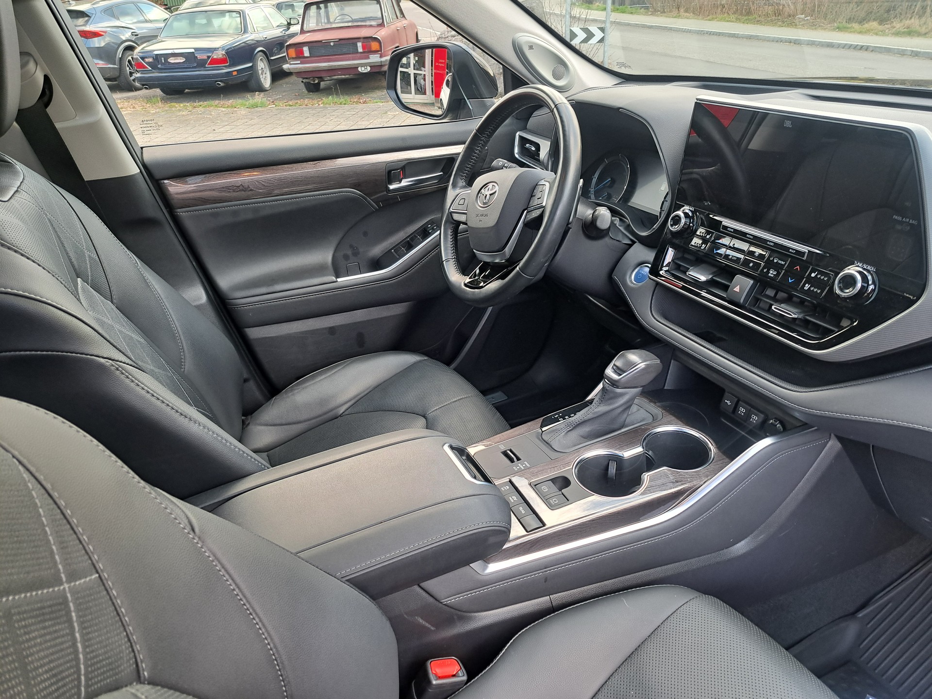 TOYOTA Highlander 2.5 HSD Premium e-CVT-image-3