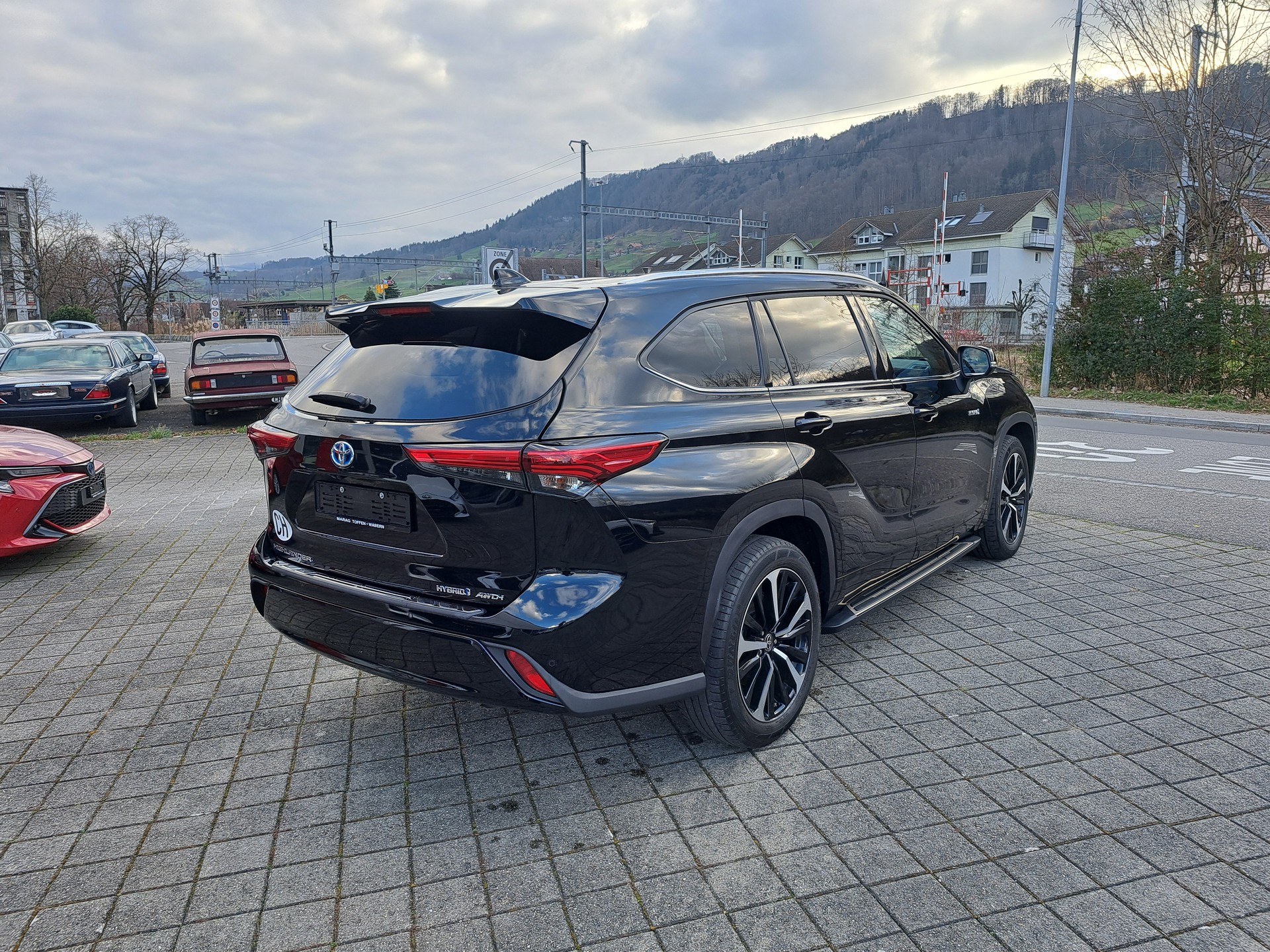 TOYOTA Highlander 2.5 HSD Premium e-CVT-image-6