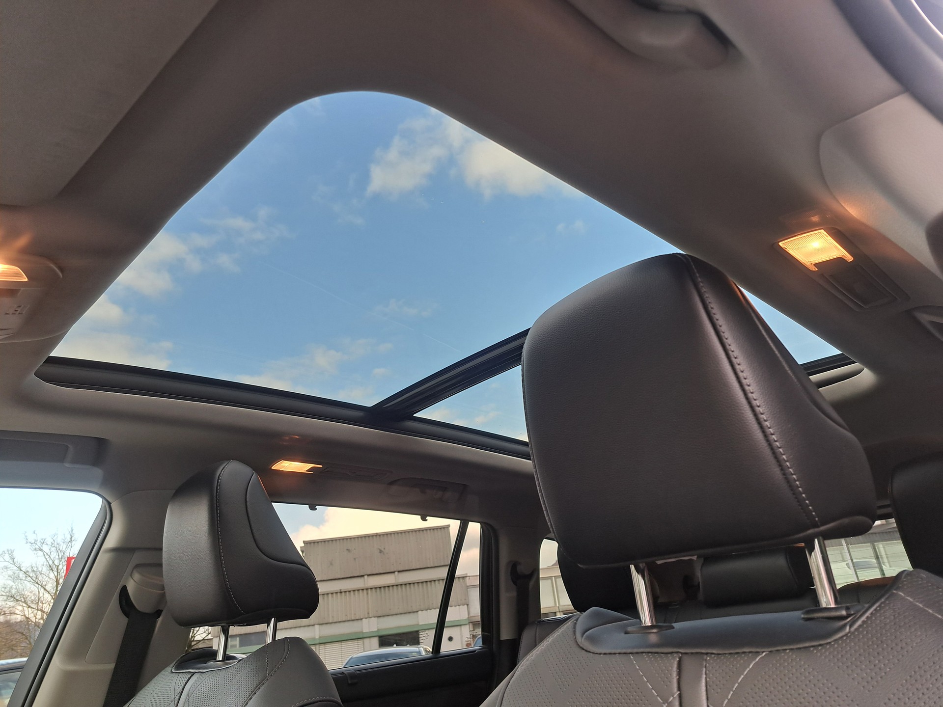 TOYOTA Highlander 2.5 HSD Premium e-CVT-image-15