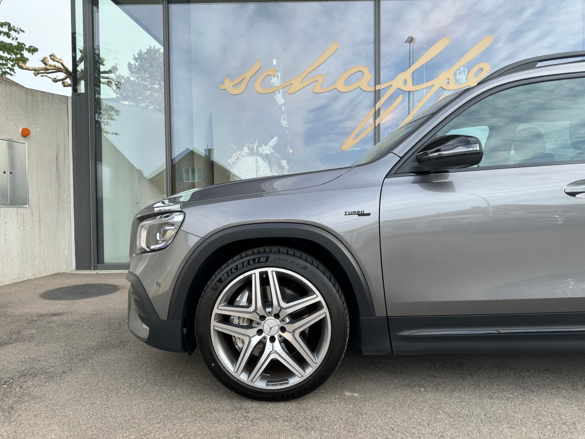 MERCEDES-BENZ GLB 35 AMG 4Matic 8G-Tronic-image-5