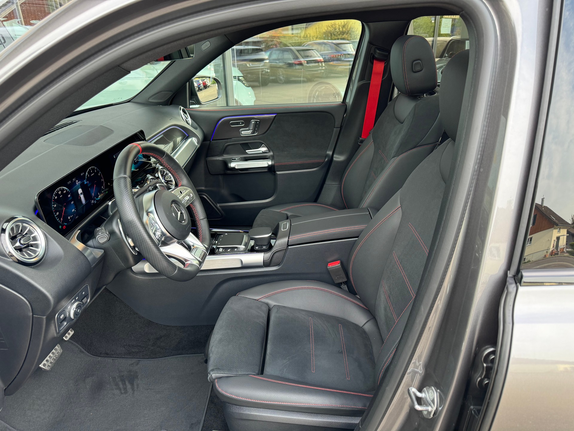 MERCEDES-BENZ GLB 35 AMG 4Matic 8G-Tronic-image-9