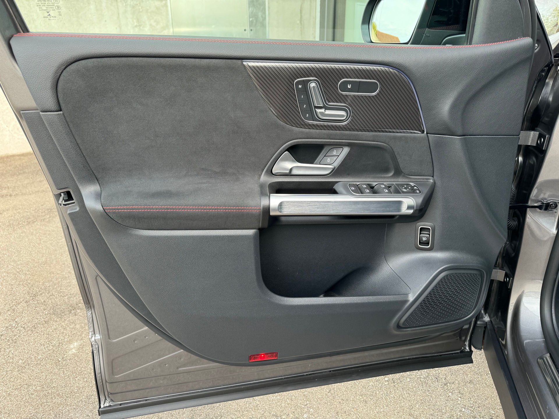 MERCEDES-BENZ GLB 35 AMG 4Matic 8G-Tronic-image-12