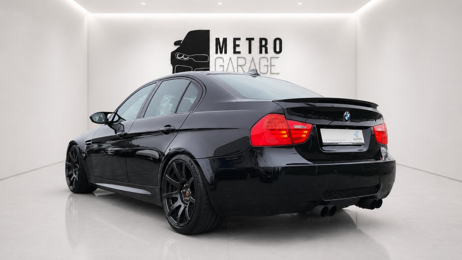 BMW M3 Limousine-showroom-element-2