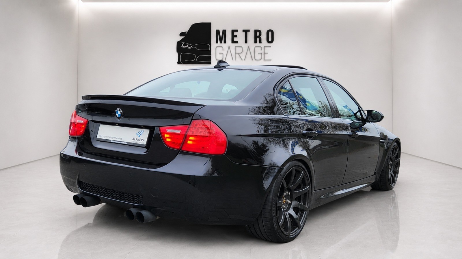 BMW M3 Limousine-showroom-element-3