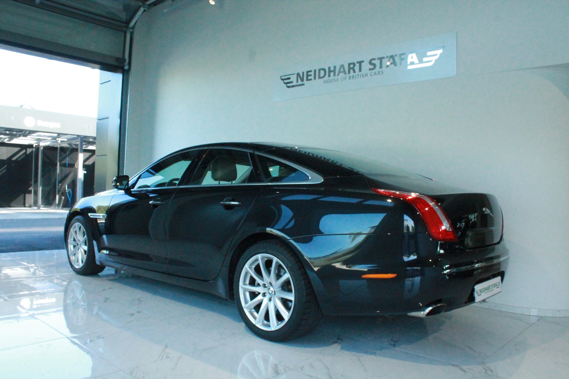 JAGUAR XJ 5.0 V8 Premium Luxury Automatic-image-1