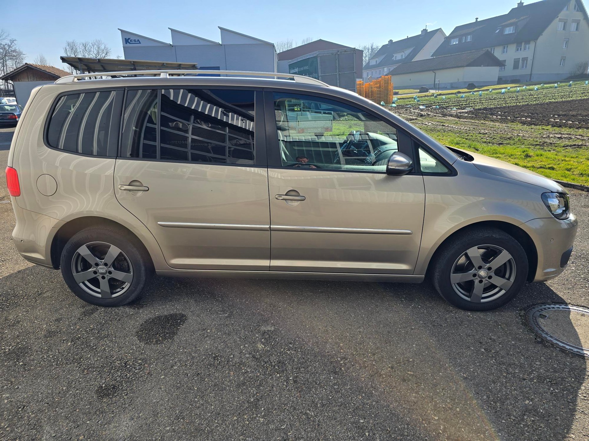 VW Touran 1.4 TSI Highline DSG-image-1