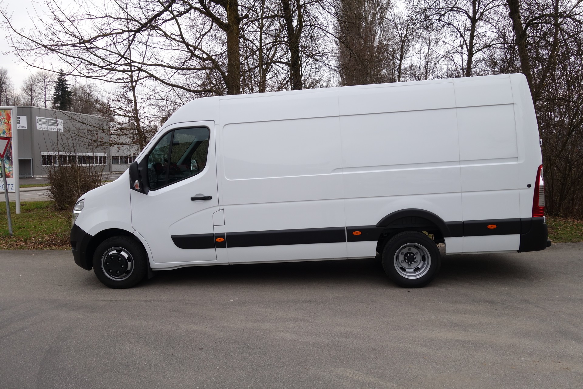 NISSAN NV400 R35.18 L3H2 RWD Comfort-image-1