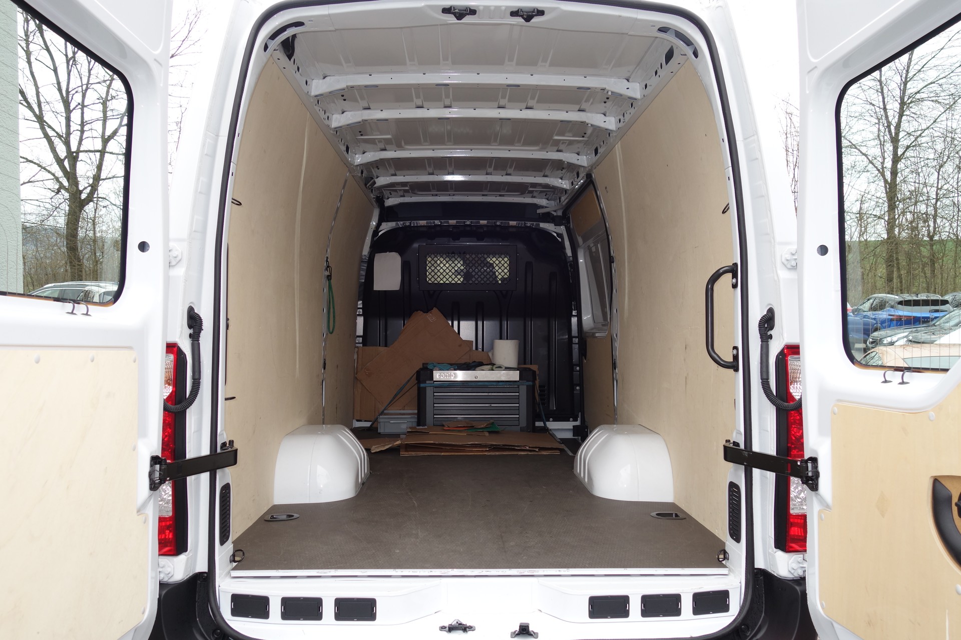 NISSAN NV400 R35.18 L3H2 RWD Comfort-image-5