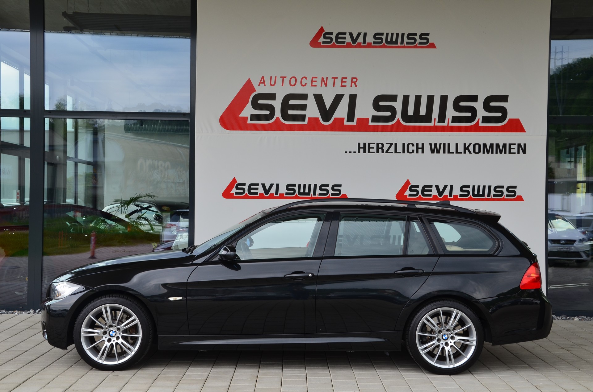 BMW 335xi Touring Steptronic*M-Sportpaket*Frisch ab MFK*-image-6