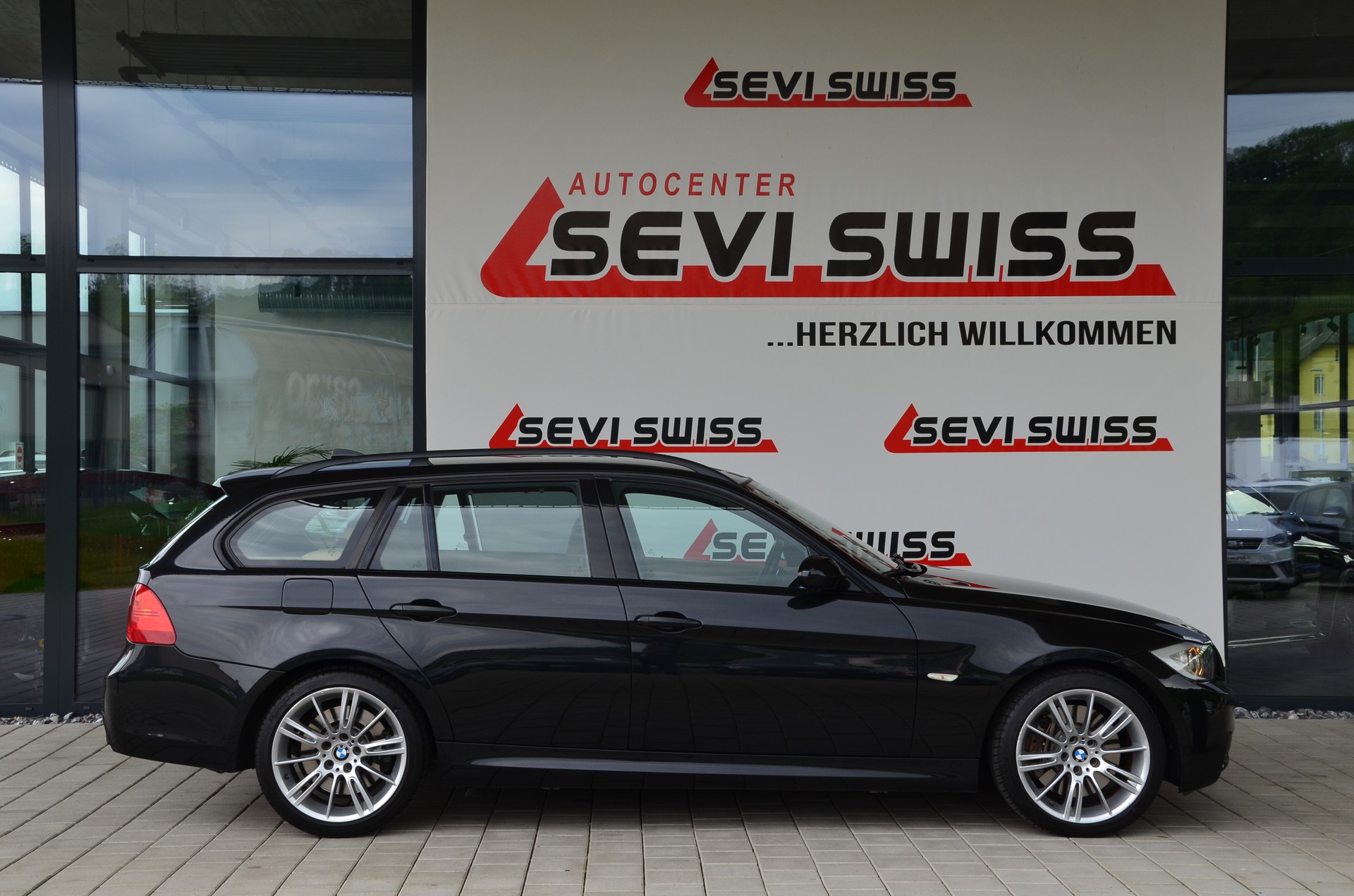 BMW 335xi Touring Steptronic*M-Sportpaket*Frisch ab MFK*-image-2
