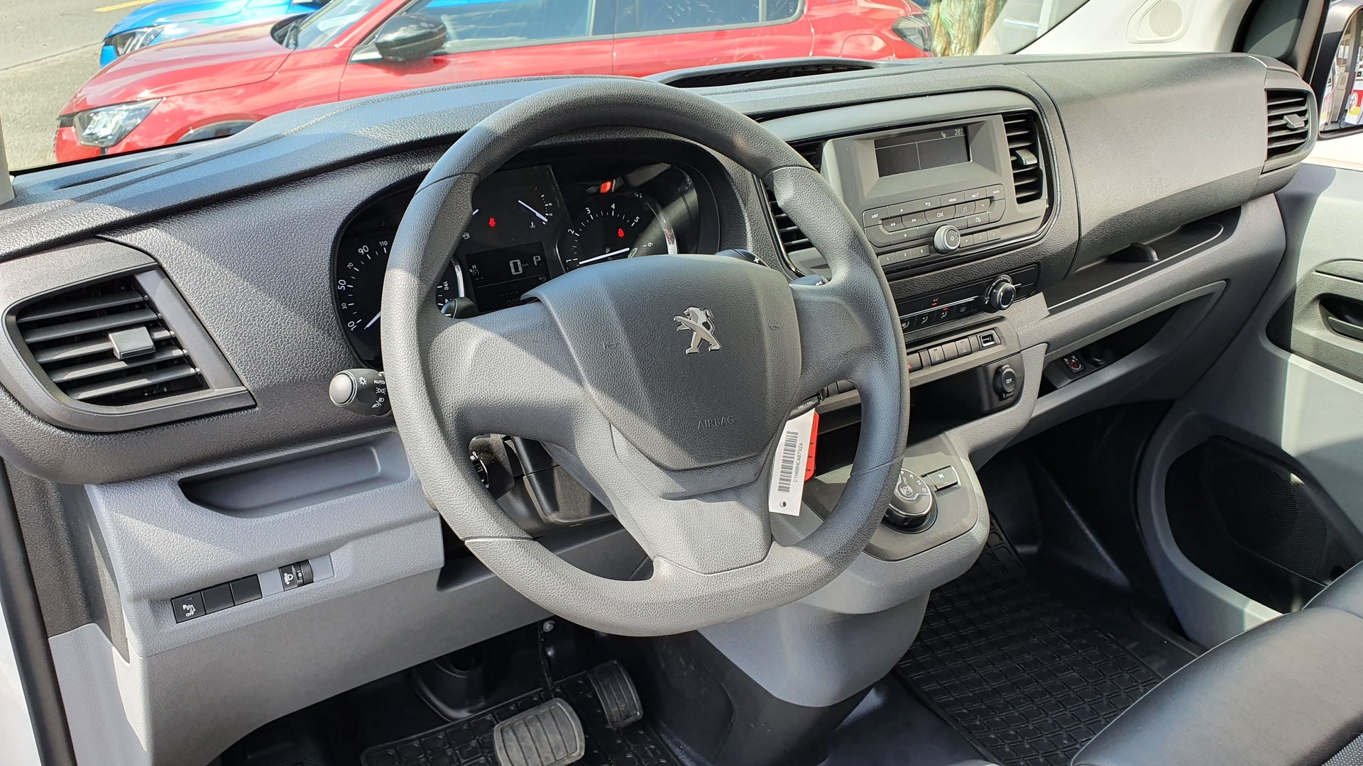 PEUGEOT e-Expert 50 KWh Standard-image-14