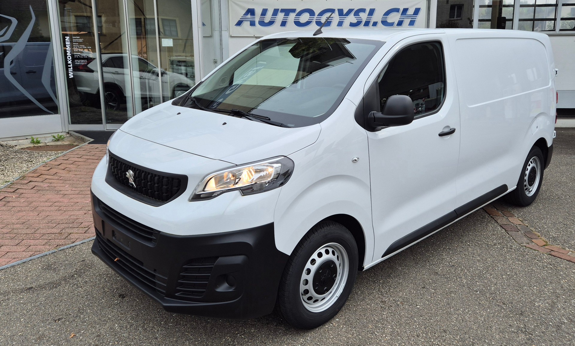 PEUGEOT e-Expert 50 KWh Standard