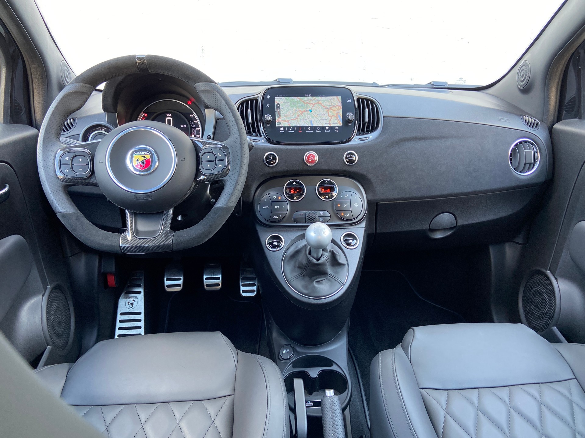 FIAT 695 1.4 16V Turbo Abarth Turismo-image-5