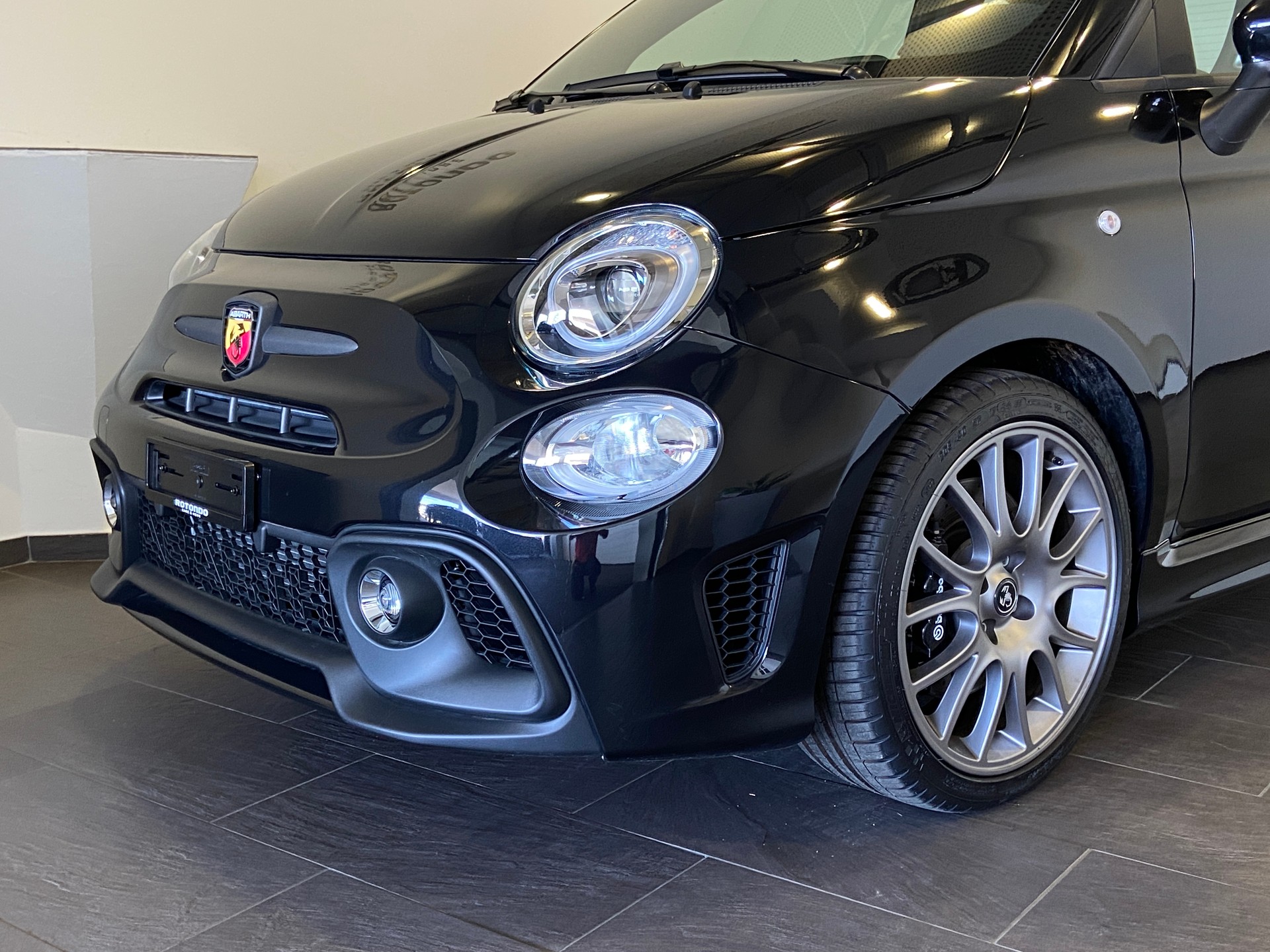 FIAT 695 1.4 16V Turbo Abarth Turismo-image-2