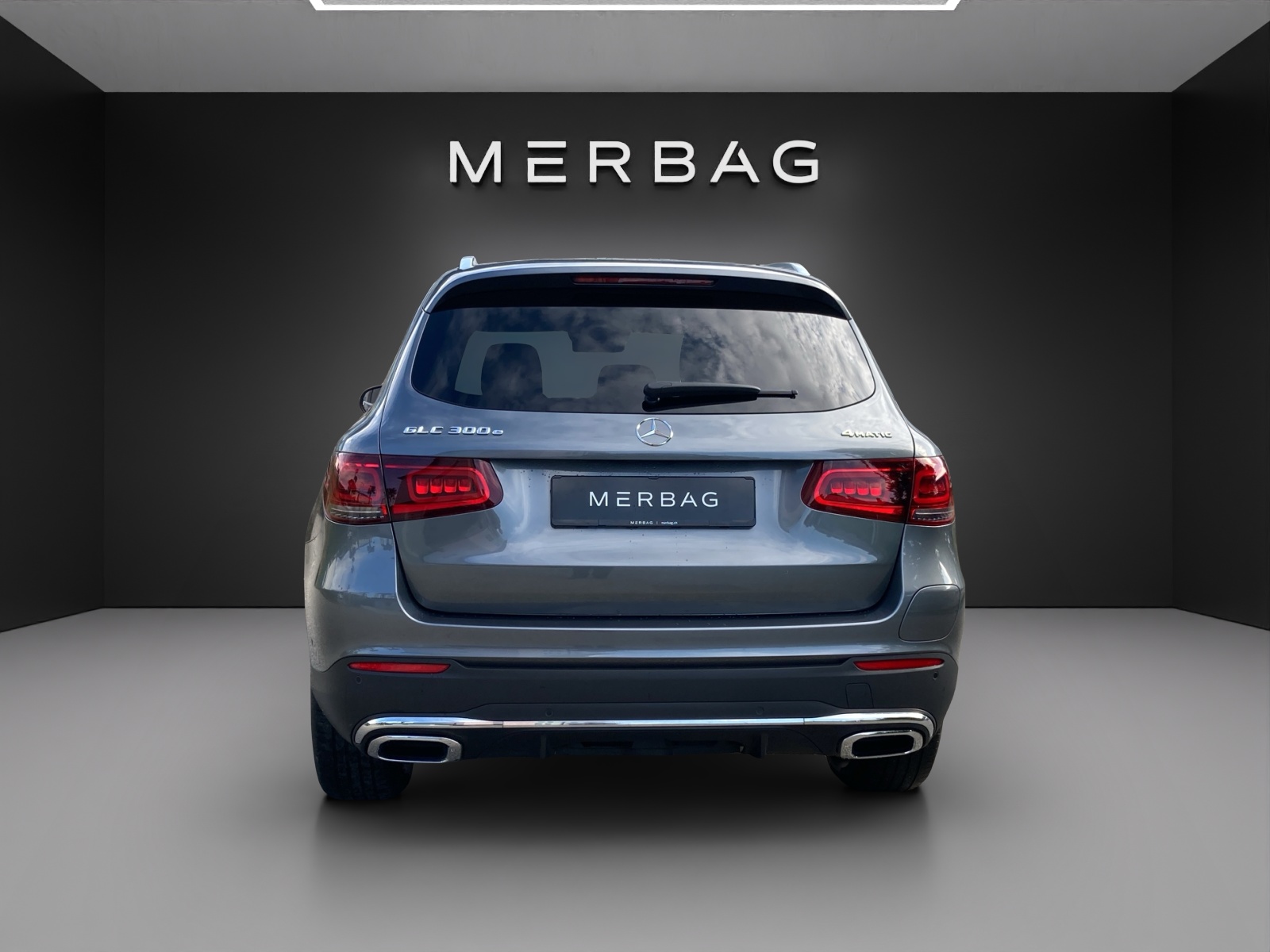 MERCEDES-BENZ GLC 300 e AMG Line 4Matic-image-3
