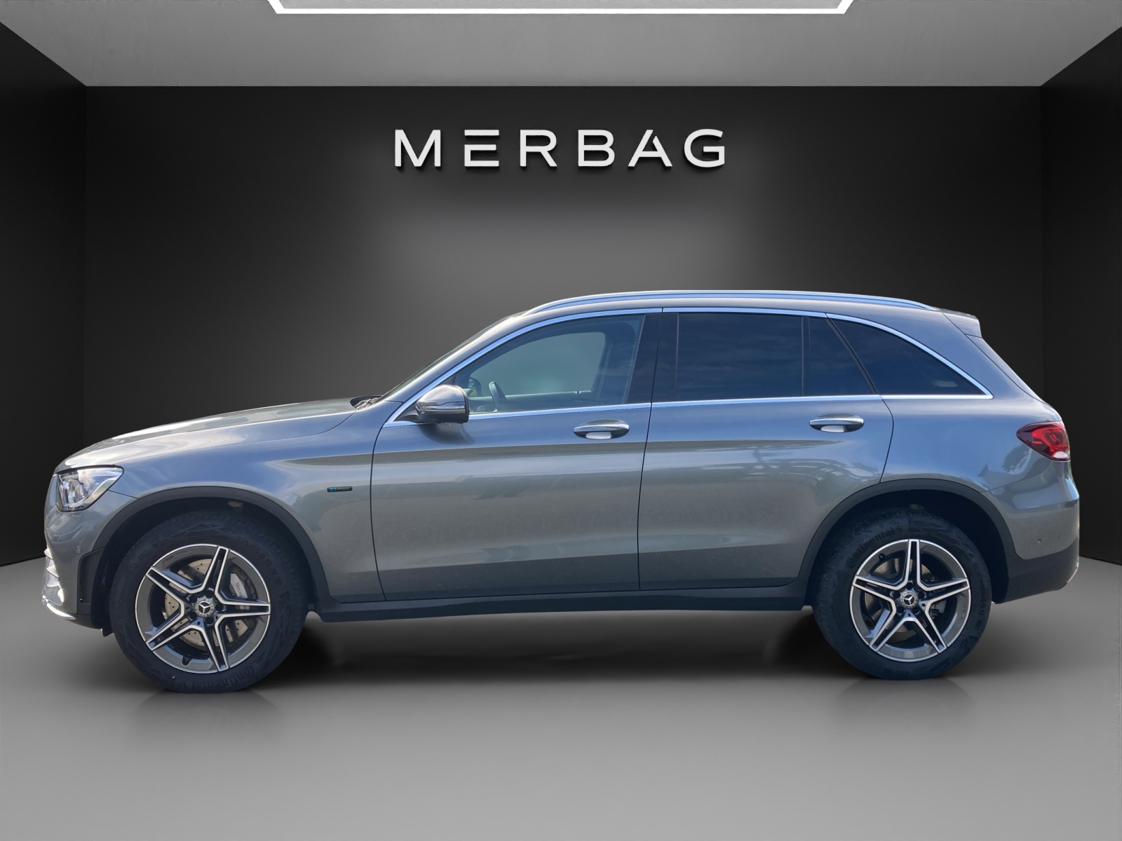 MERCEDES-BENZ GLC 300 e AMG Line 4Matic-image-1