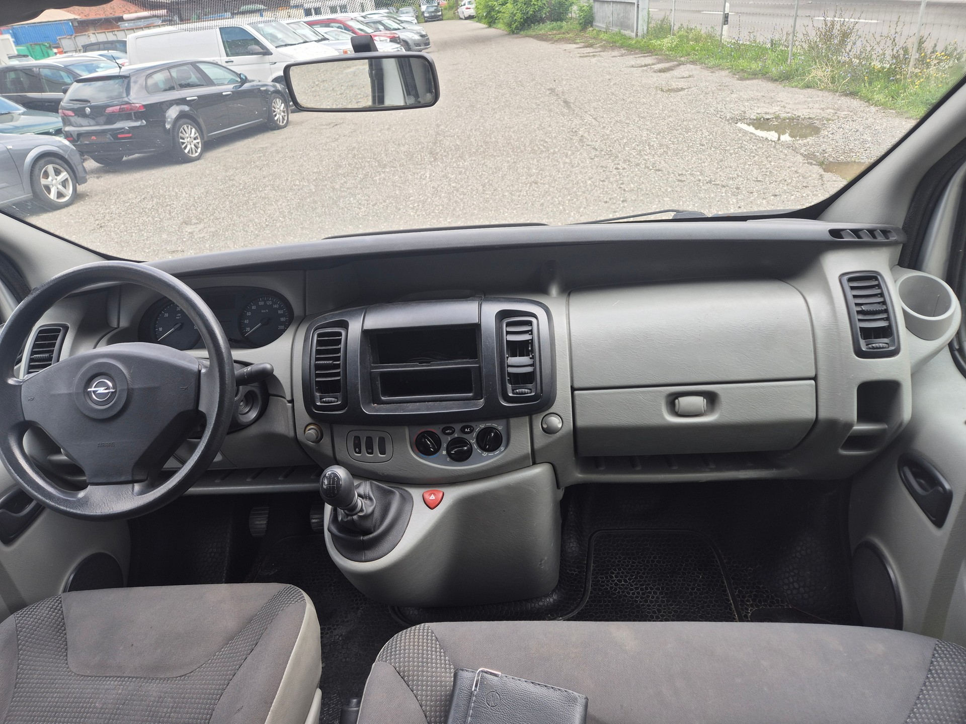OPEL Vivaro 2.0i 2.9t L2H1-image-10