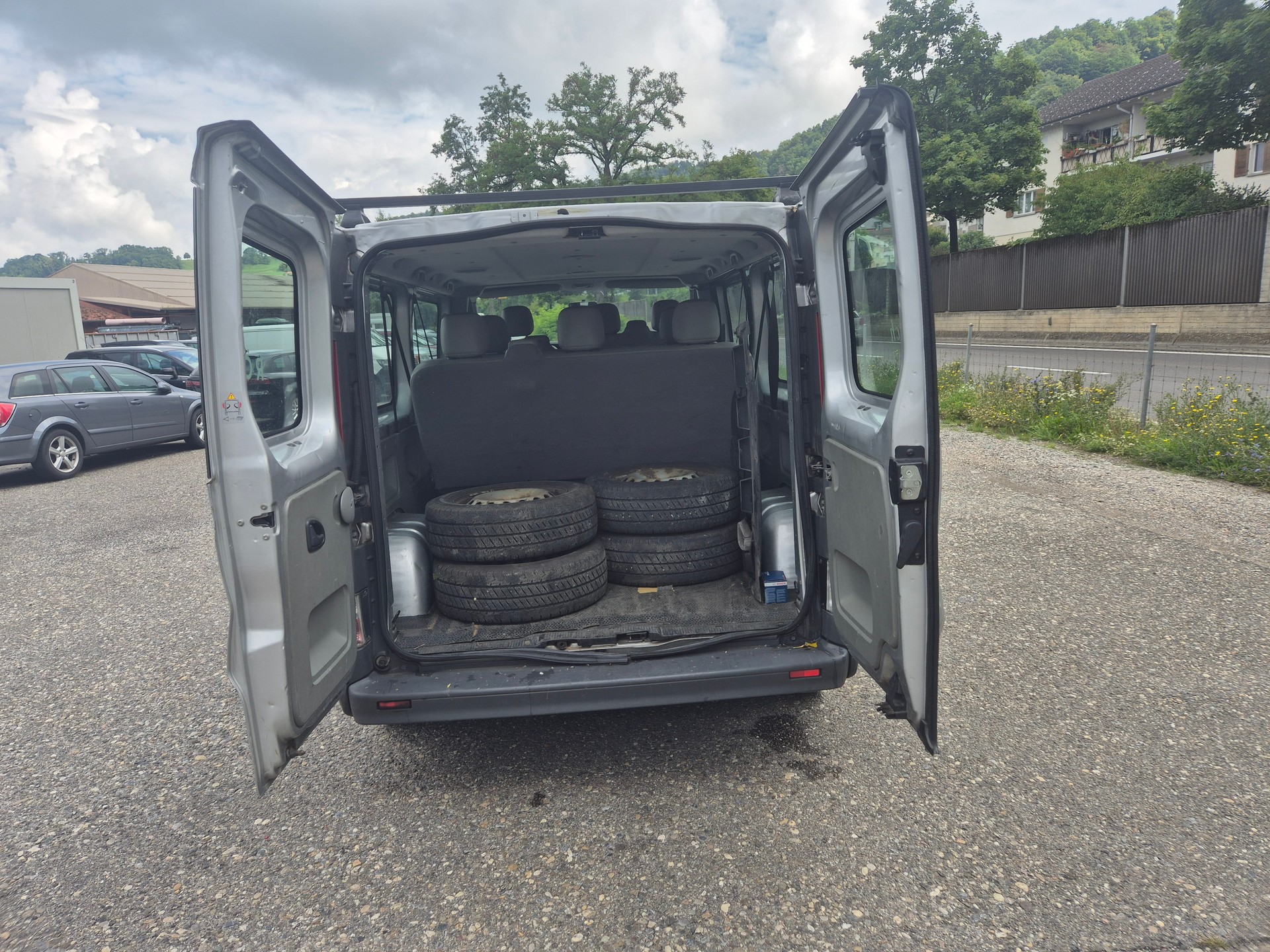 OPEL Vivaro 2.0i 2.9t L2H1-image-11