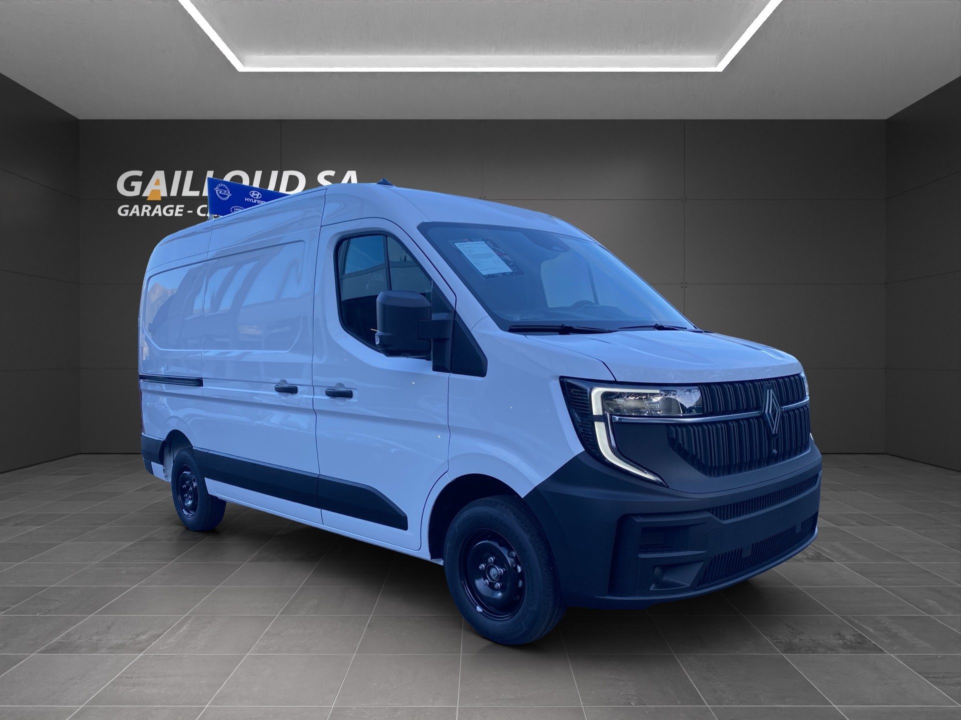 RENAULT Master T35 2.0 Blue dCi 150 L2H2 Automat-showroom-element-1