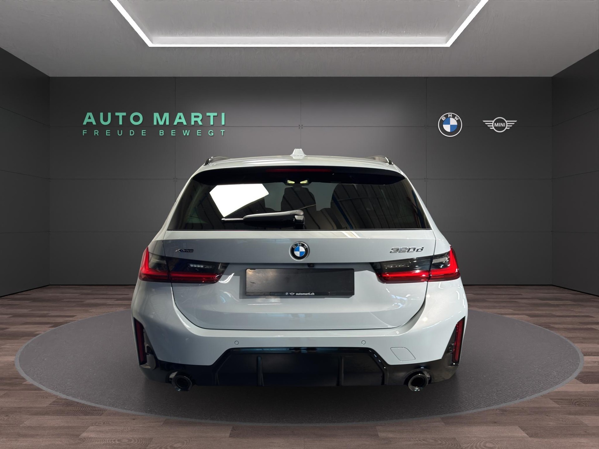 BMW 320d xDrive Touring M Sport-image-2