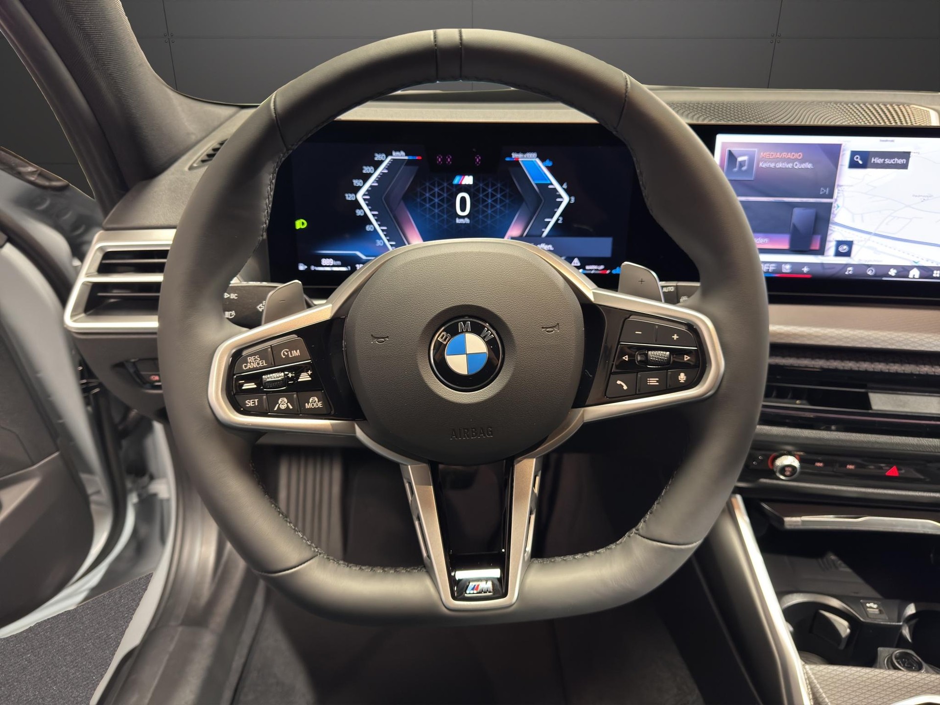 BMW 320d xDrive Touring M Sport-image-13