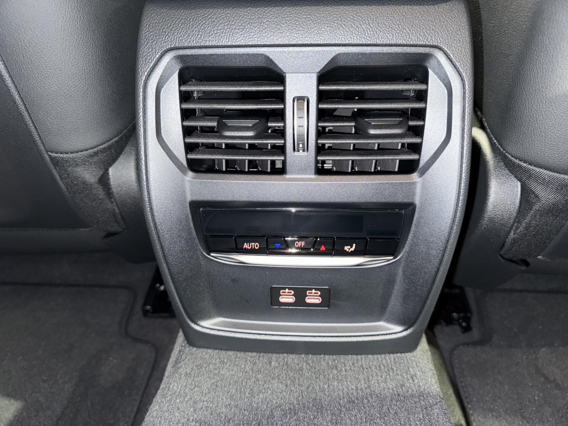 BMW 320d xDrive Touring M Sport-image-10