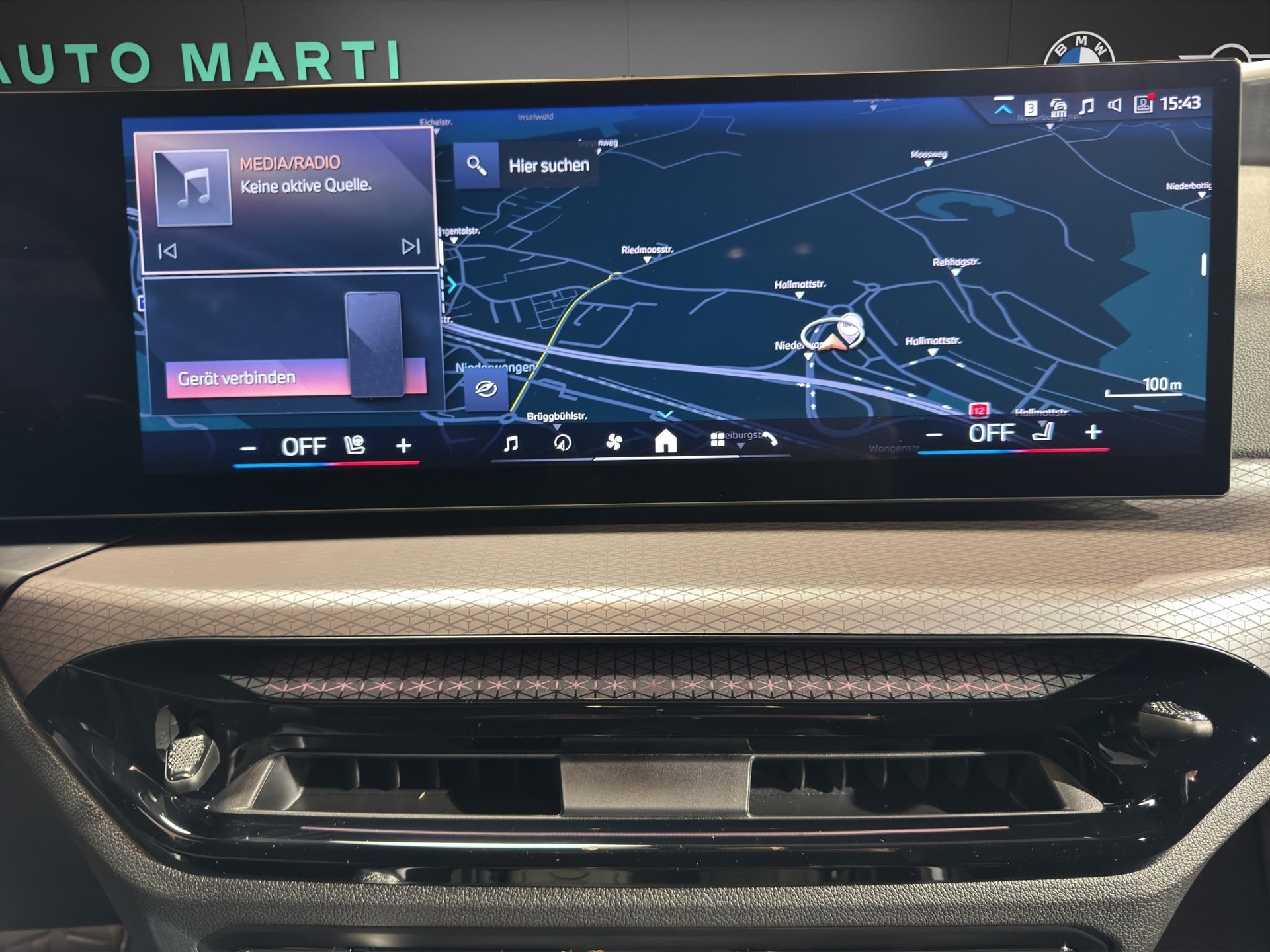 BMW 320d xDrive Touring M Sport-image-8