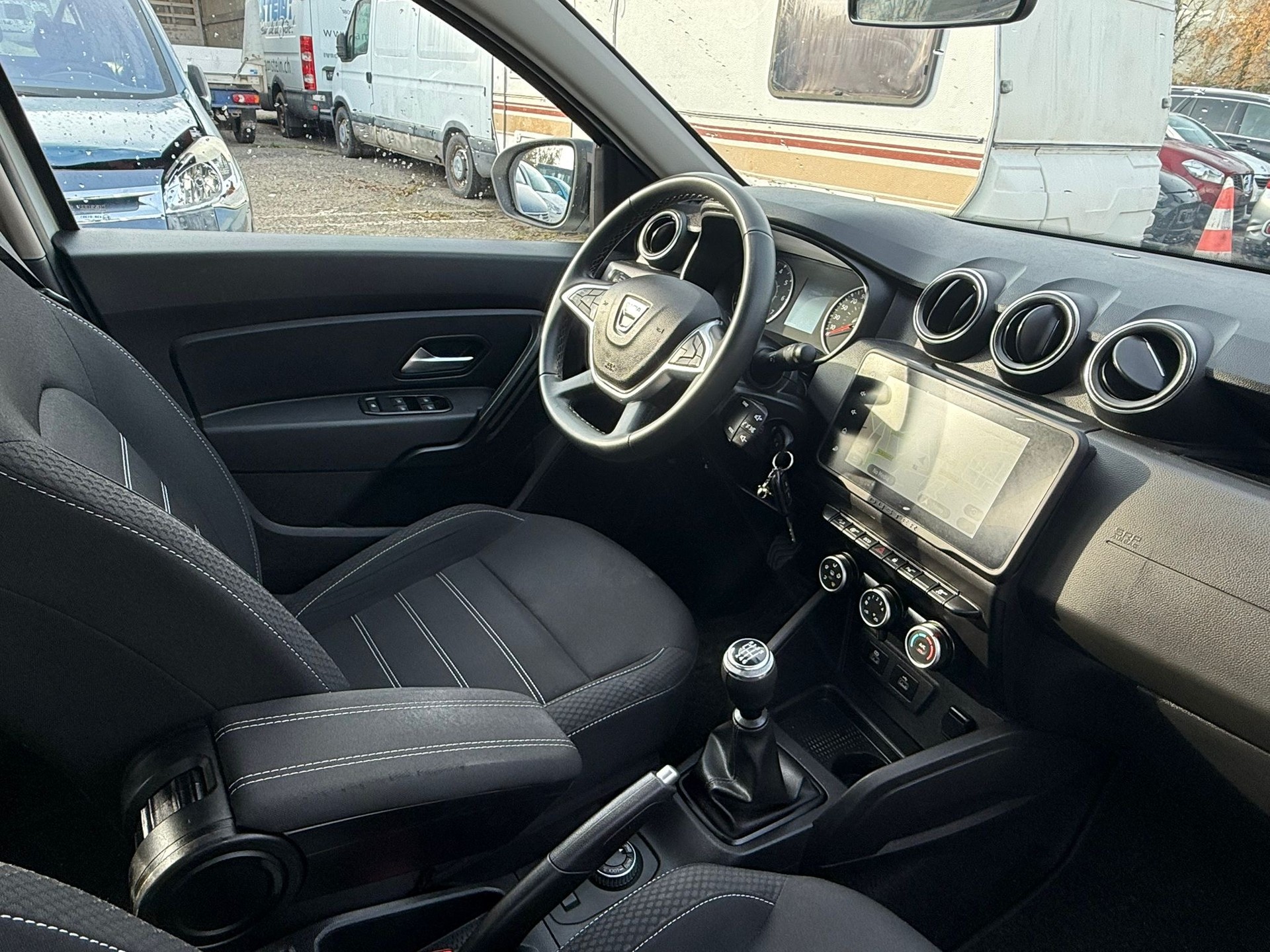 DACIA Duster dCi 115 Celebration 4x4-image-9