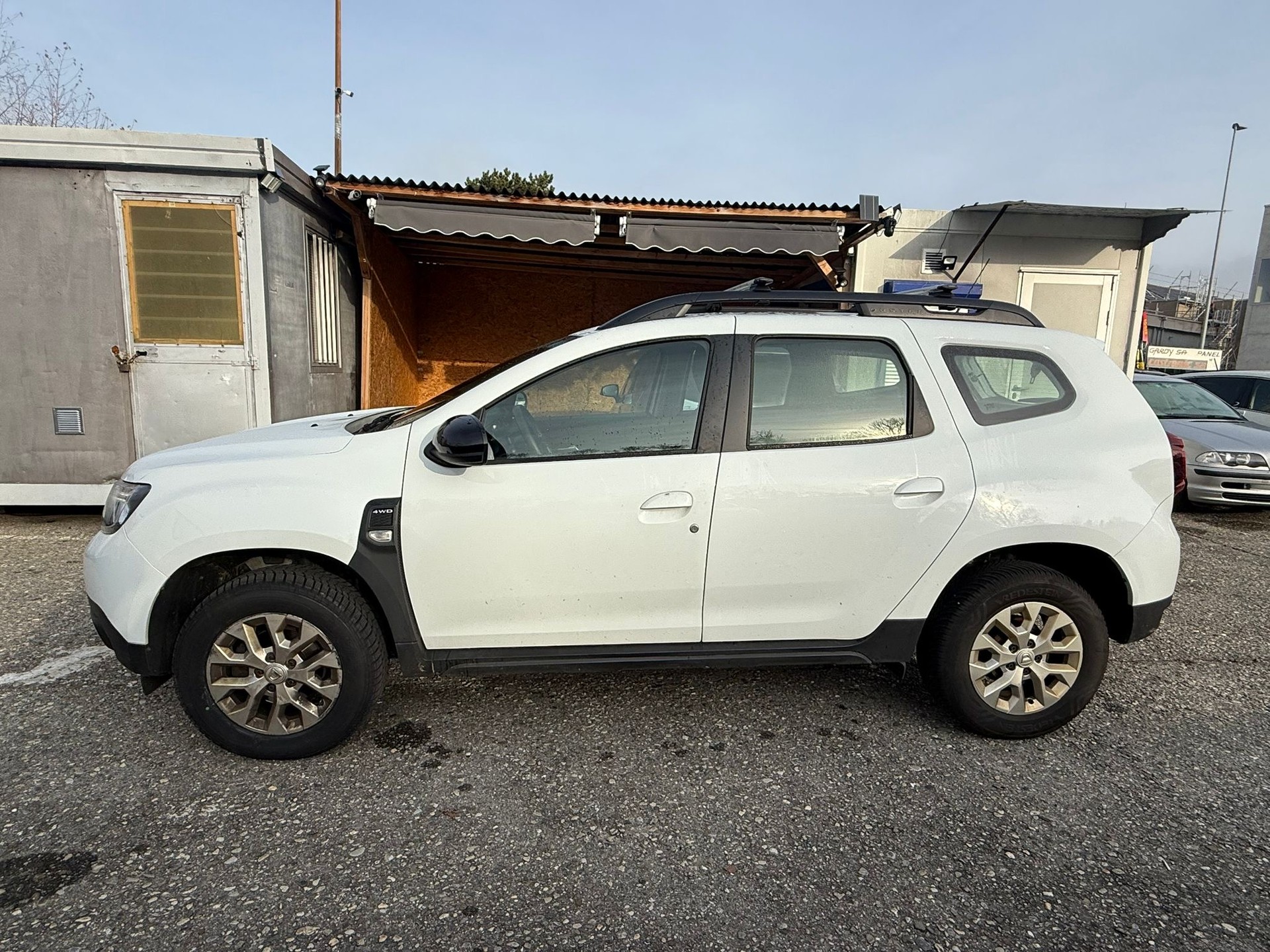 DACIA Duster dCi 115 Celebration 4x4-image-2