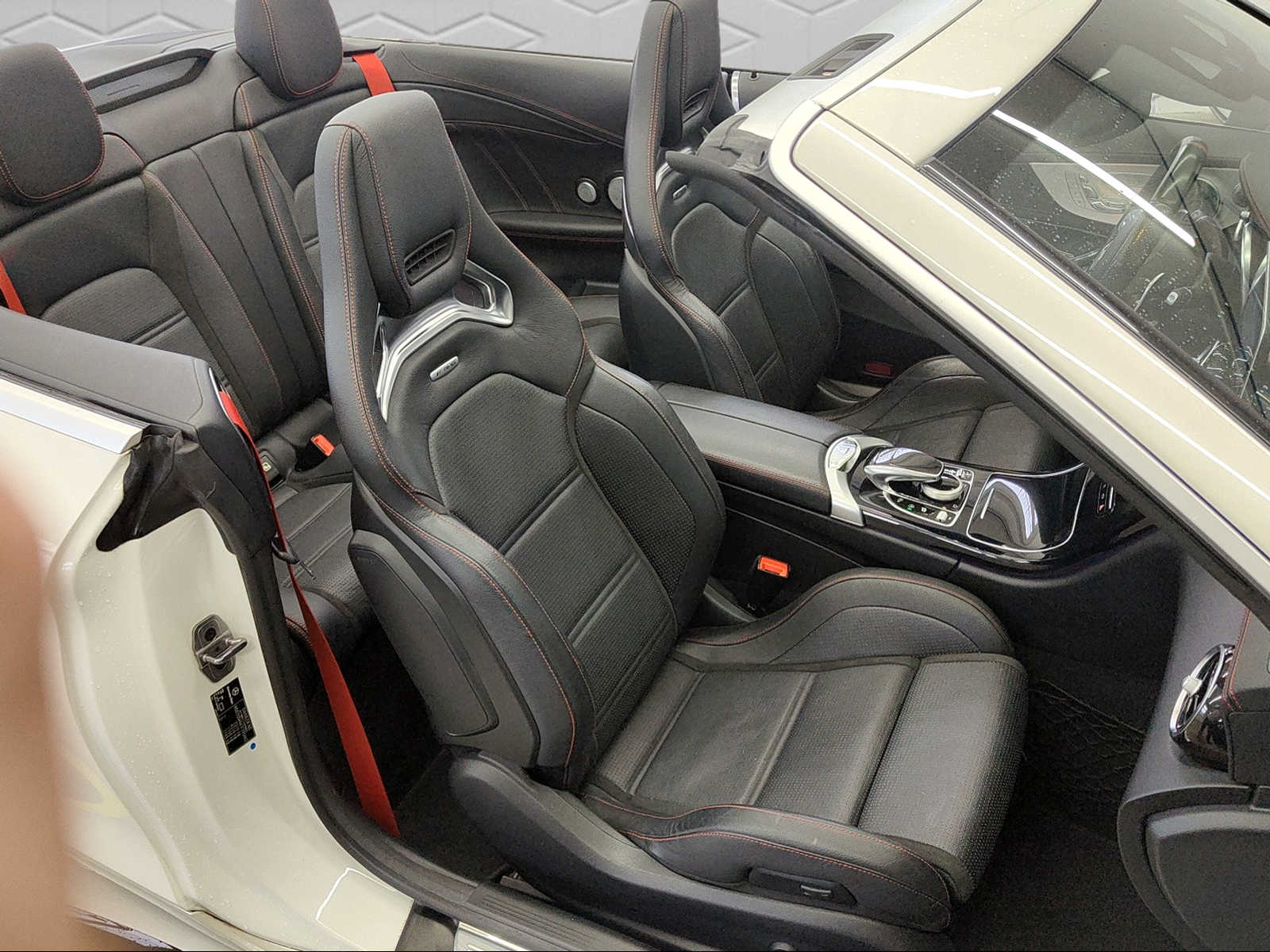 MERCEDES-BENZ C 43 Cabriolet AMG 4Matic 9G-Tronic-image-19
