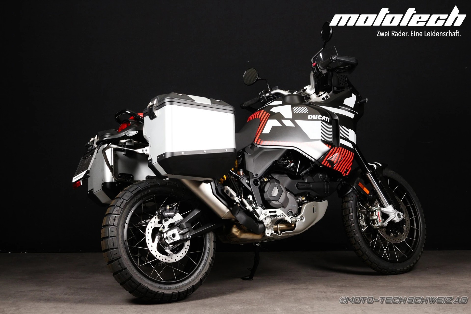 DUCATI Desert X / 4 JAHRE GARANTIE-showroom-element-2