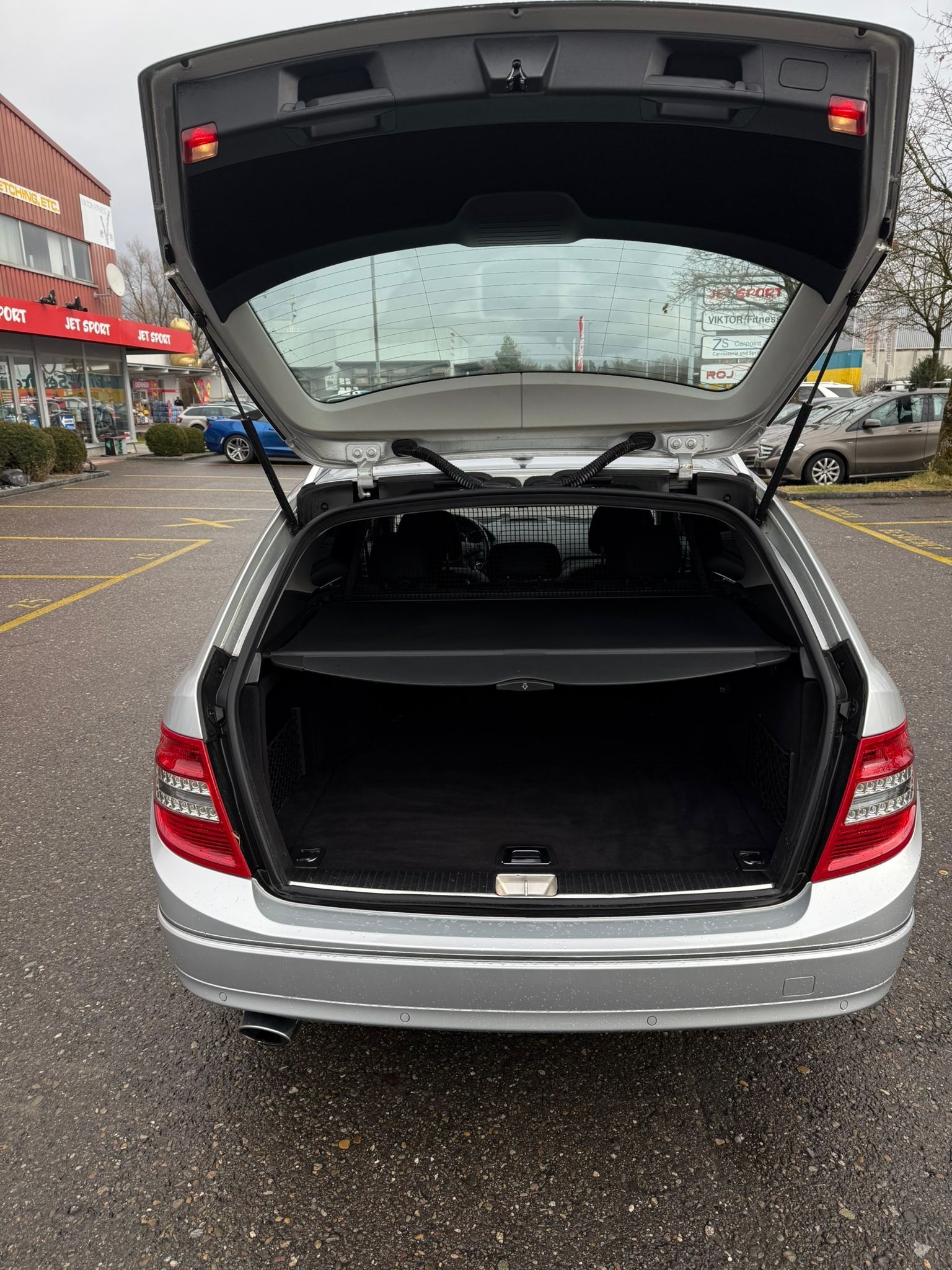 MERCEDES-BENZ C 250 CDI BlueEfficiency Avantgarde Automatic-image-6