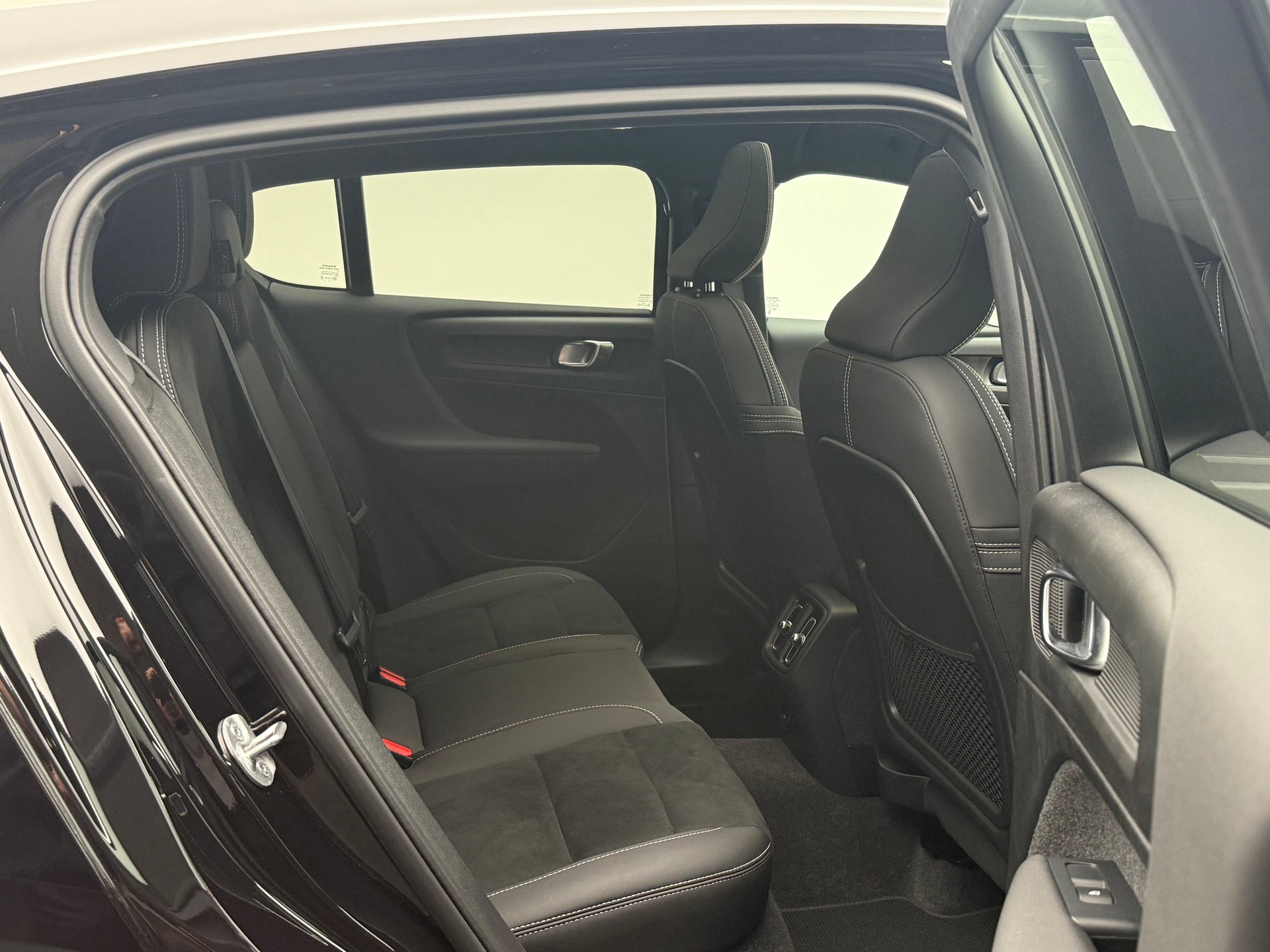 VOLVO C40 E80 Plus AWD-image-16