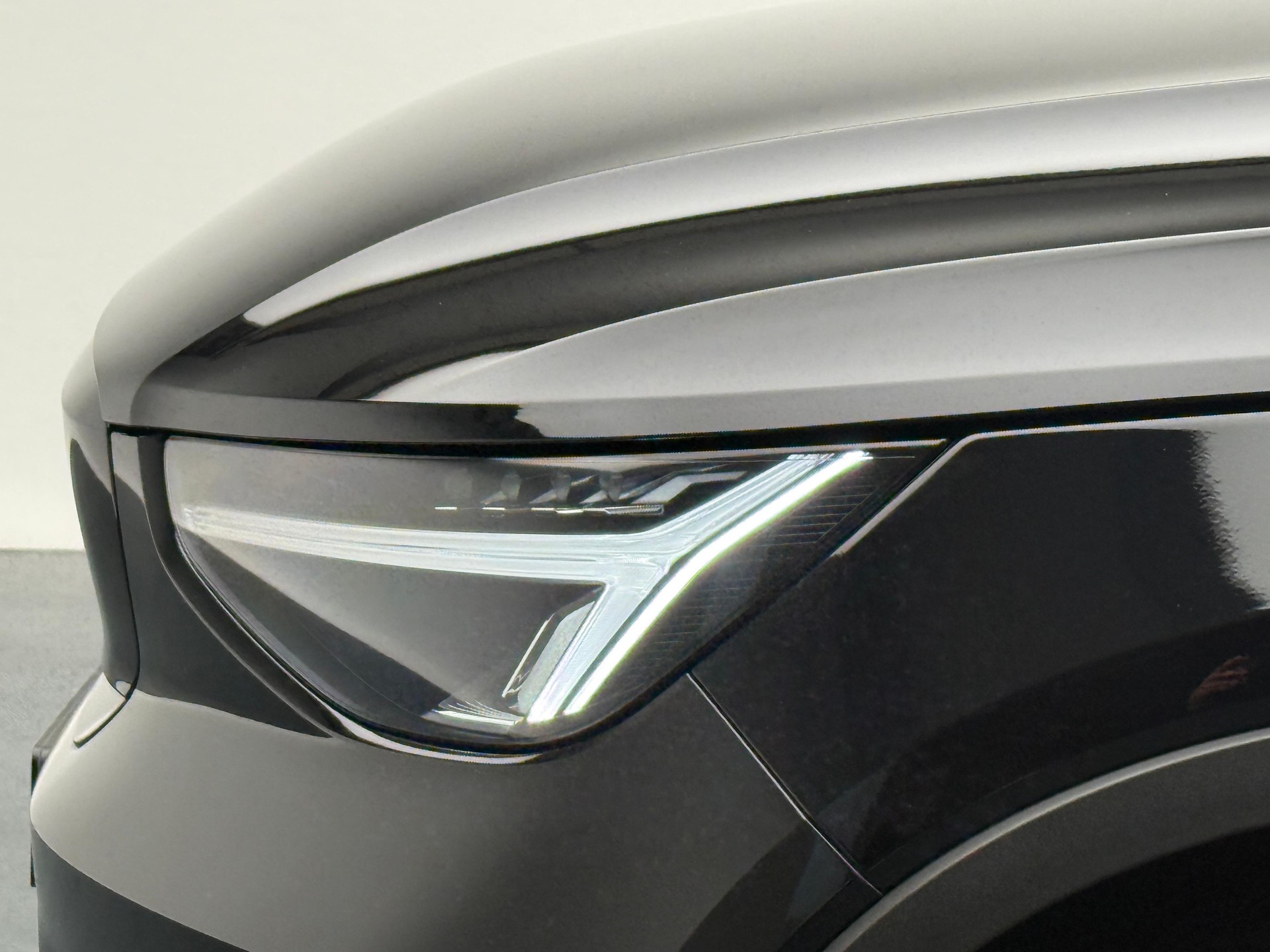 VOLVO C40 E80 Plus AWD-image-3
