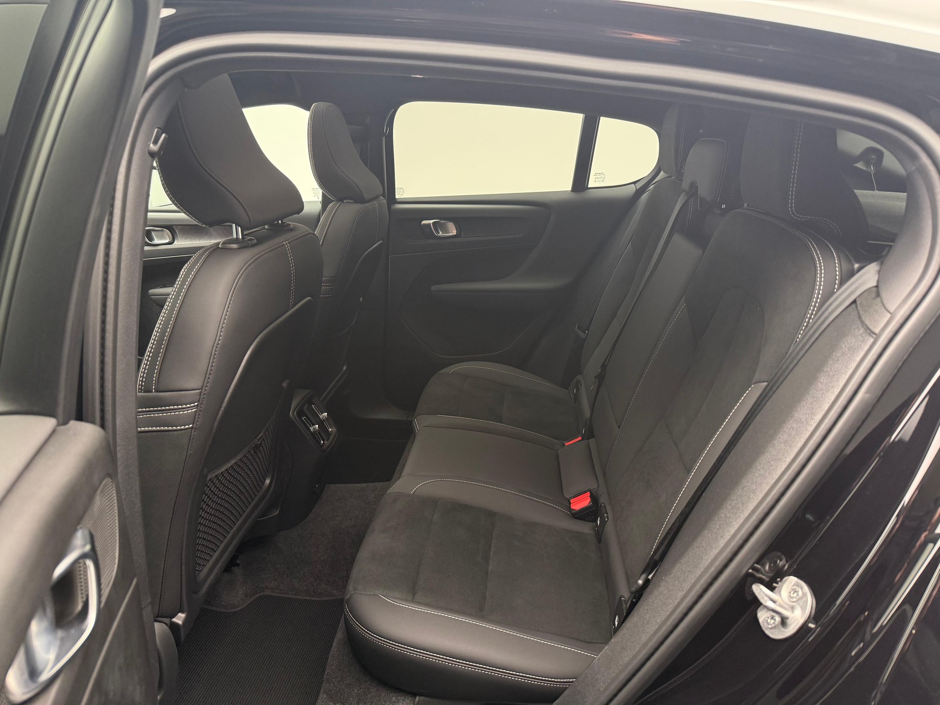 VOLVO C40 E80 Plus AWD-image-7