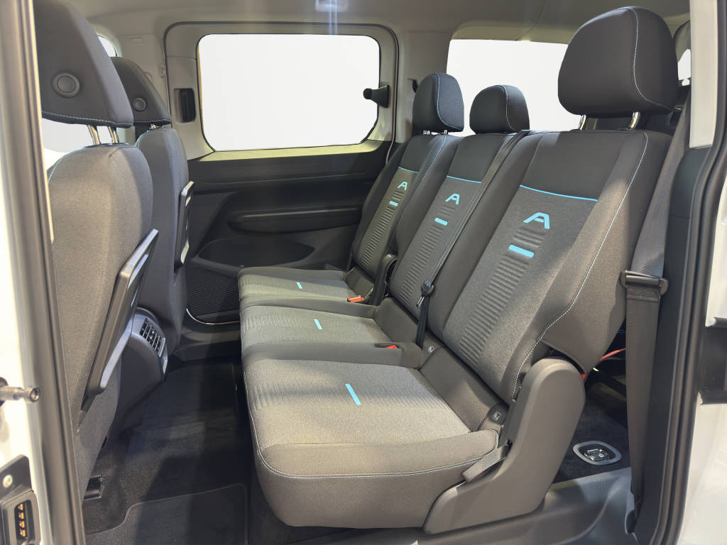 FORD TOURNEO CONNECT Grand 2.0 EcoBlue 122 Active-image-14