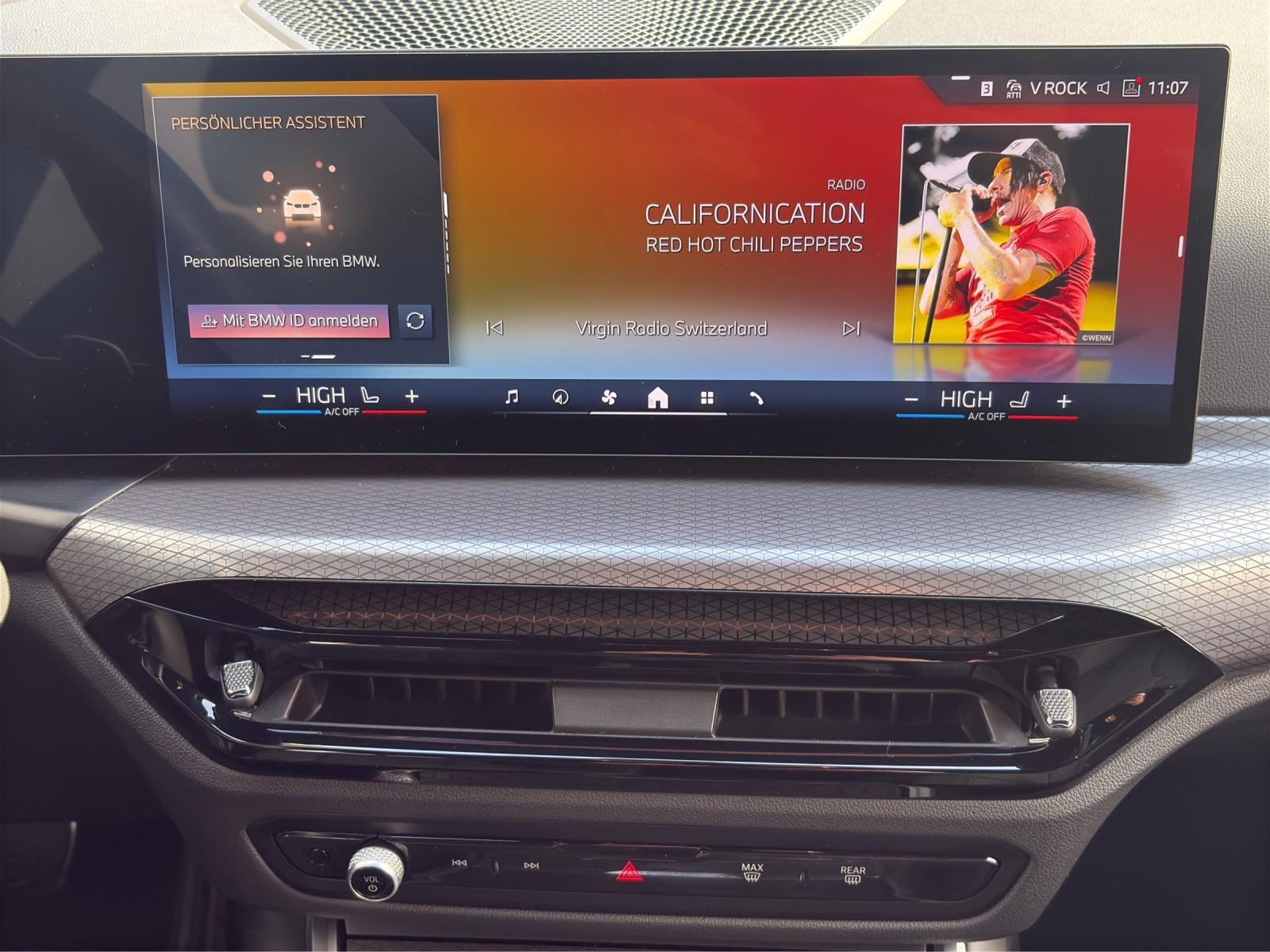 BMW 320d xDrive Touring-image-11