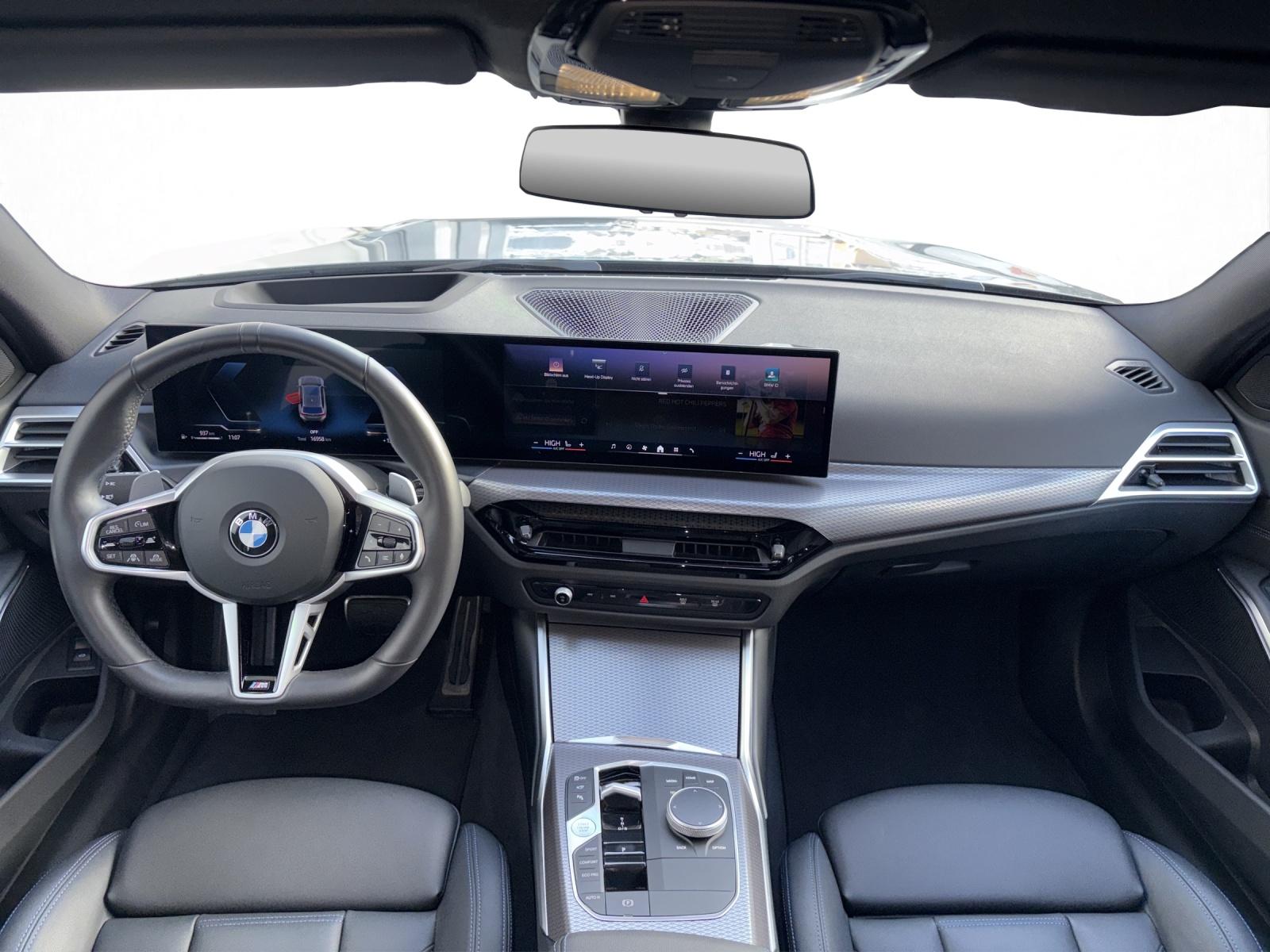 BMW 320d xDrive Touring-image-12