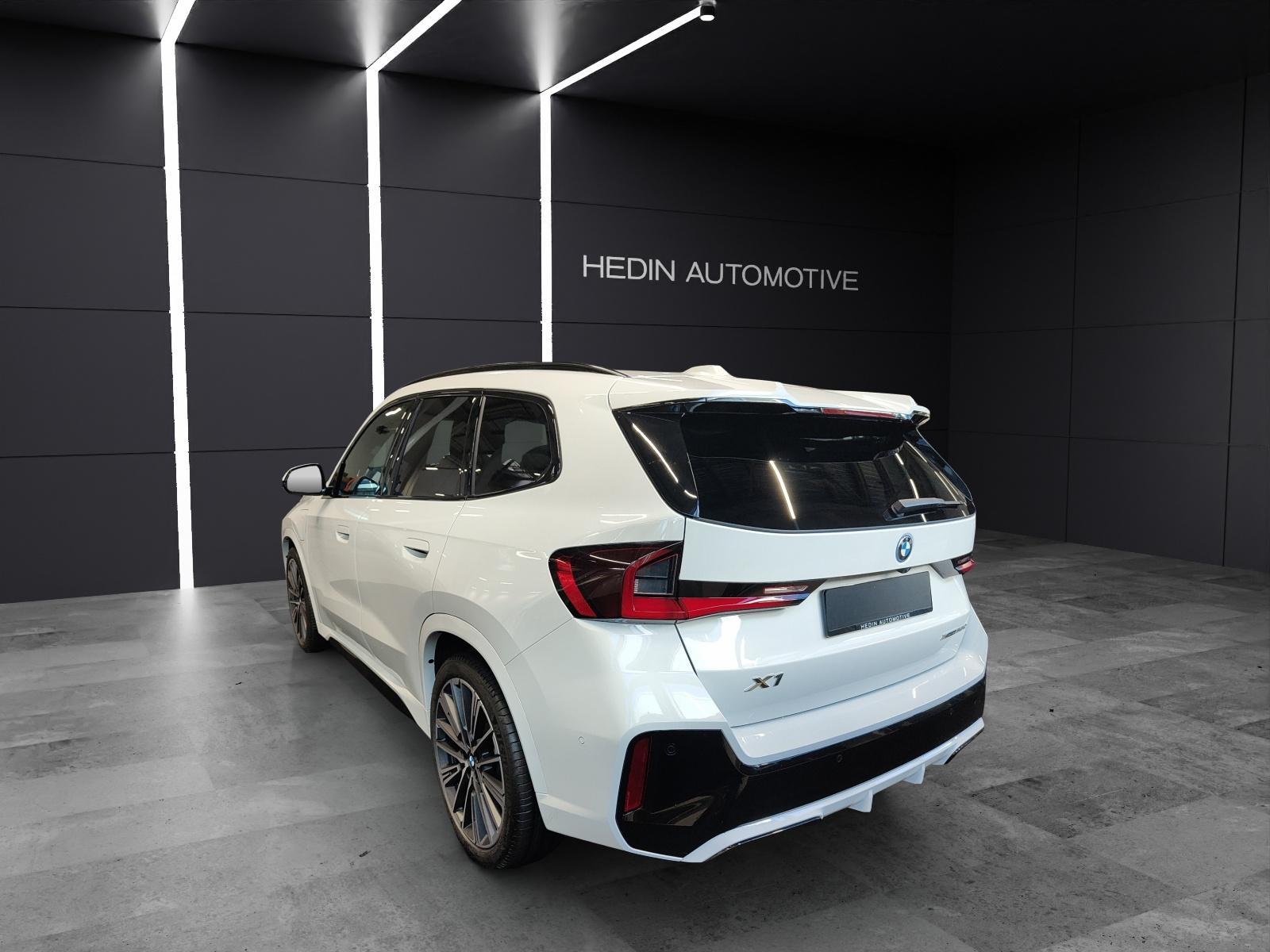 BMW X1 30e xDrive paddles-image-2