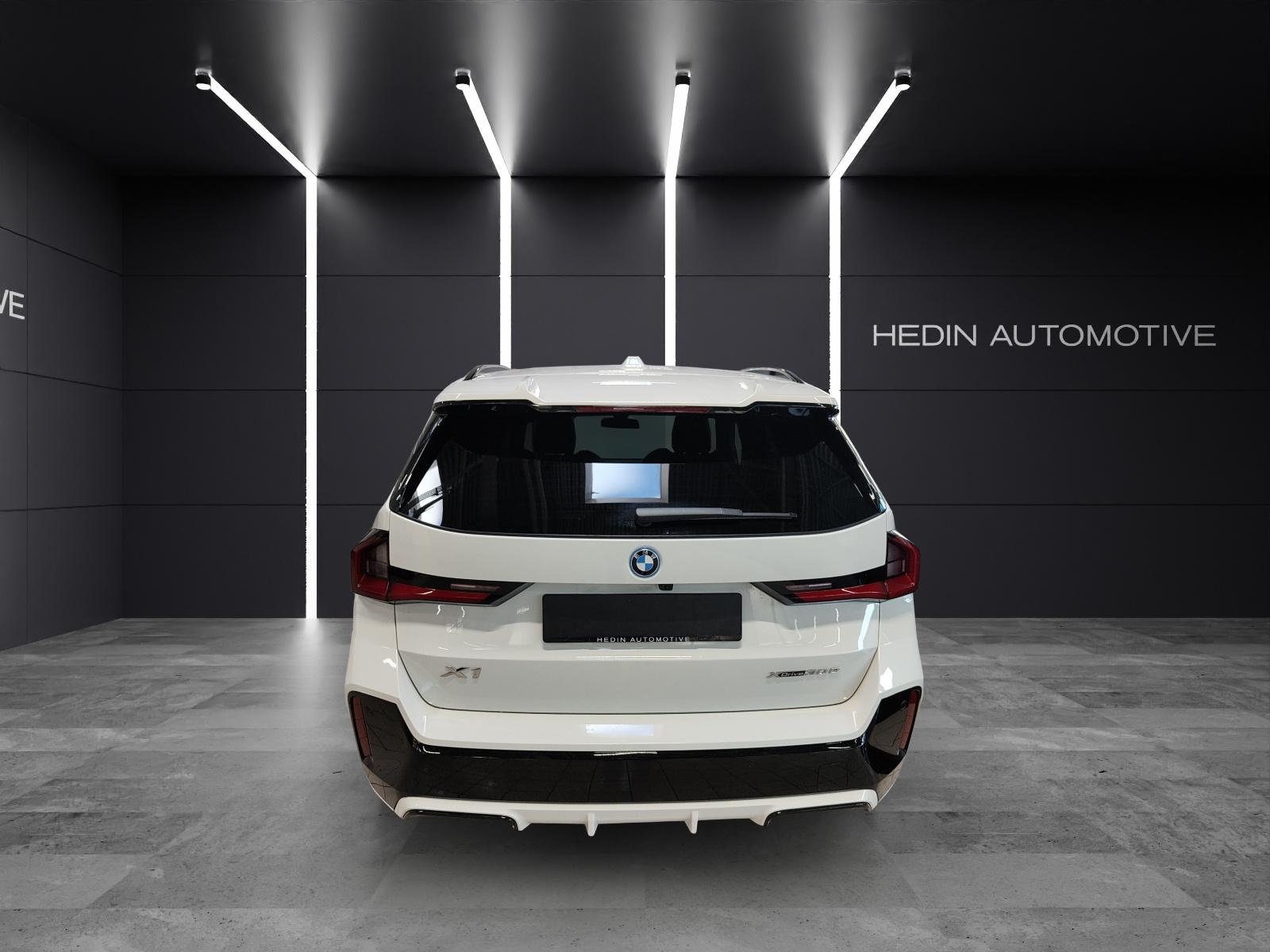 BMW X1 30e xDrive paddles-image-11