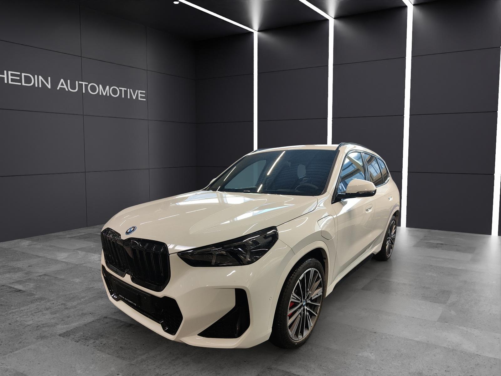 BMW X1 30e xDrive paddles-image-0
