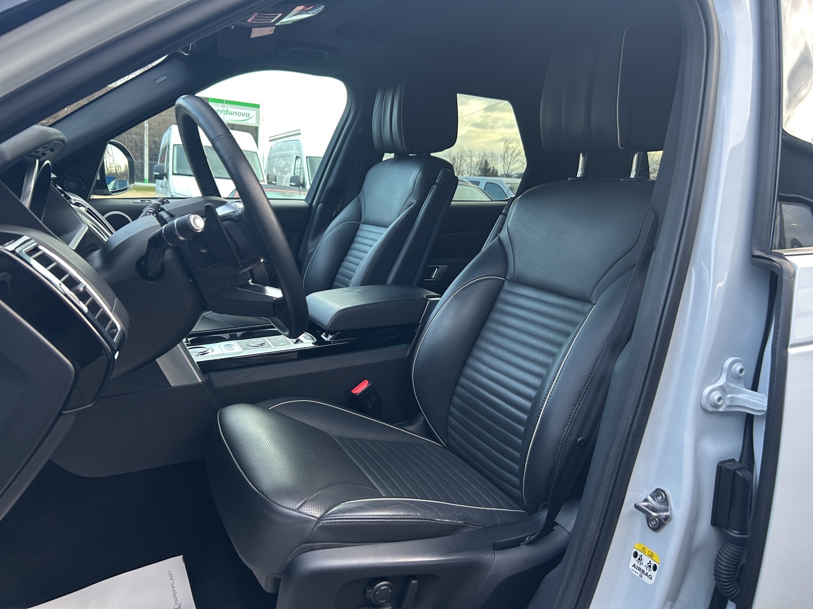 LAND ROVER Discovery 3.0 TD6 HSE Luxury Automatic-image-15