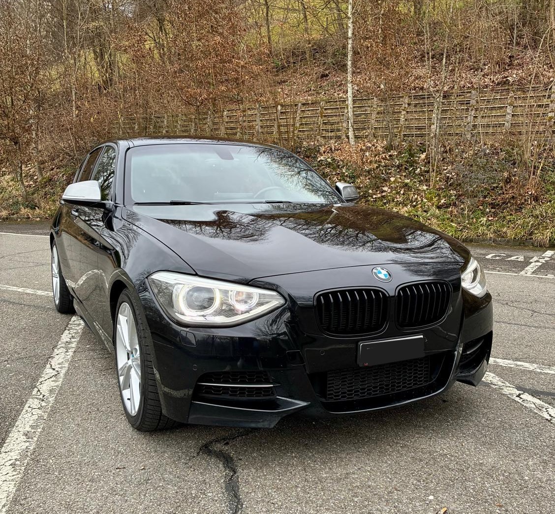 BMW M135i xDrive Steptronic-image-4