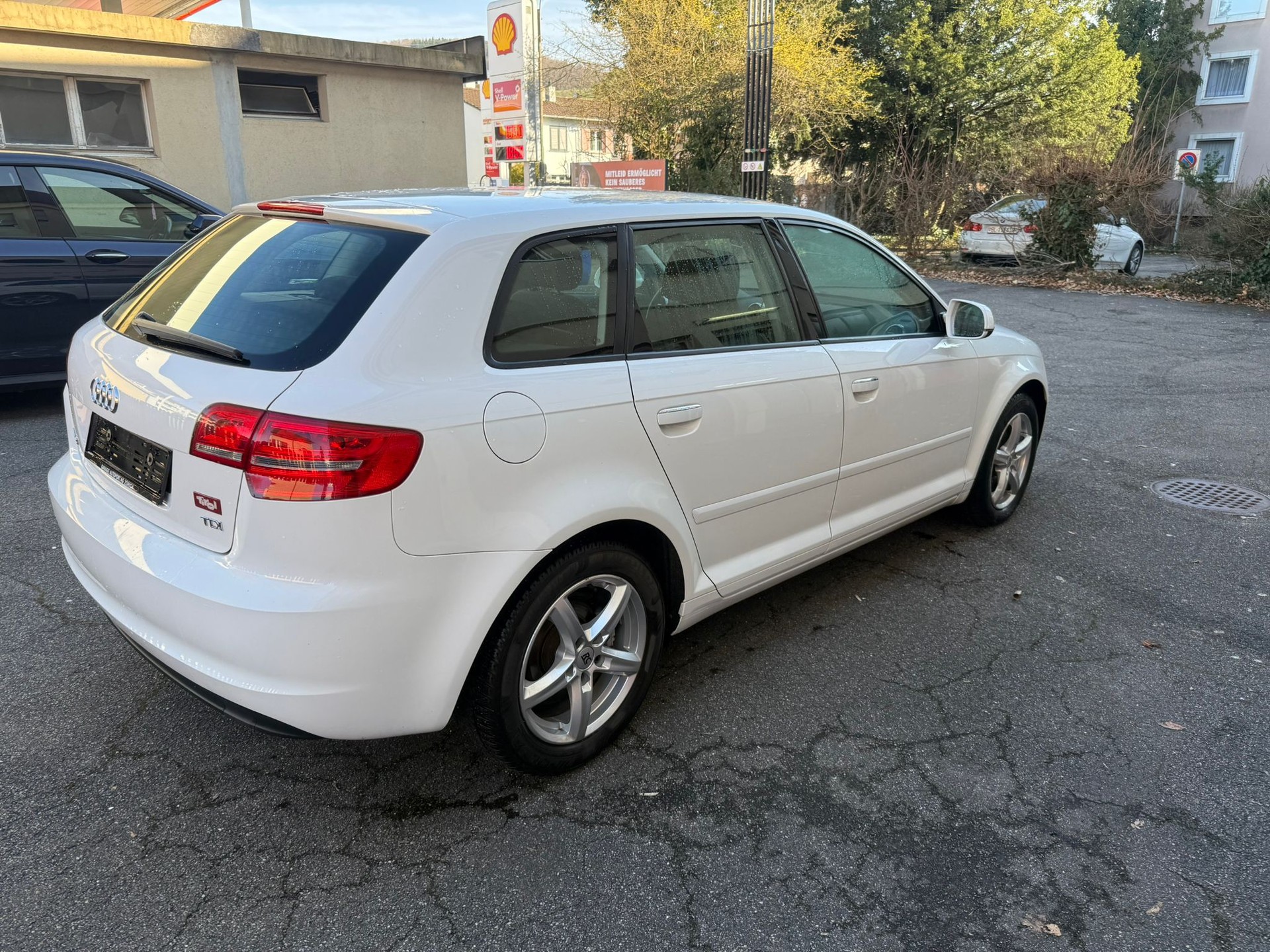 AUDI A3 Sportback 1.6 TDI Attraction-image-1