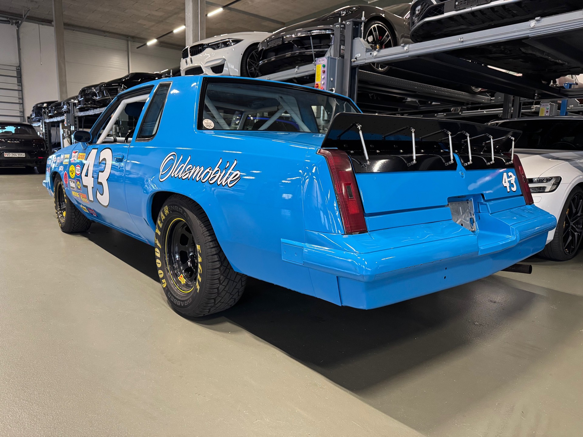 OLDSMOBILE CUTLASS *NASCAR REPLICA* CH legal-image-2