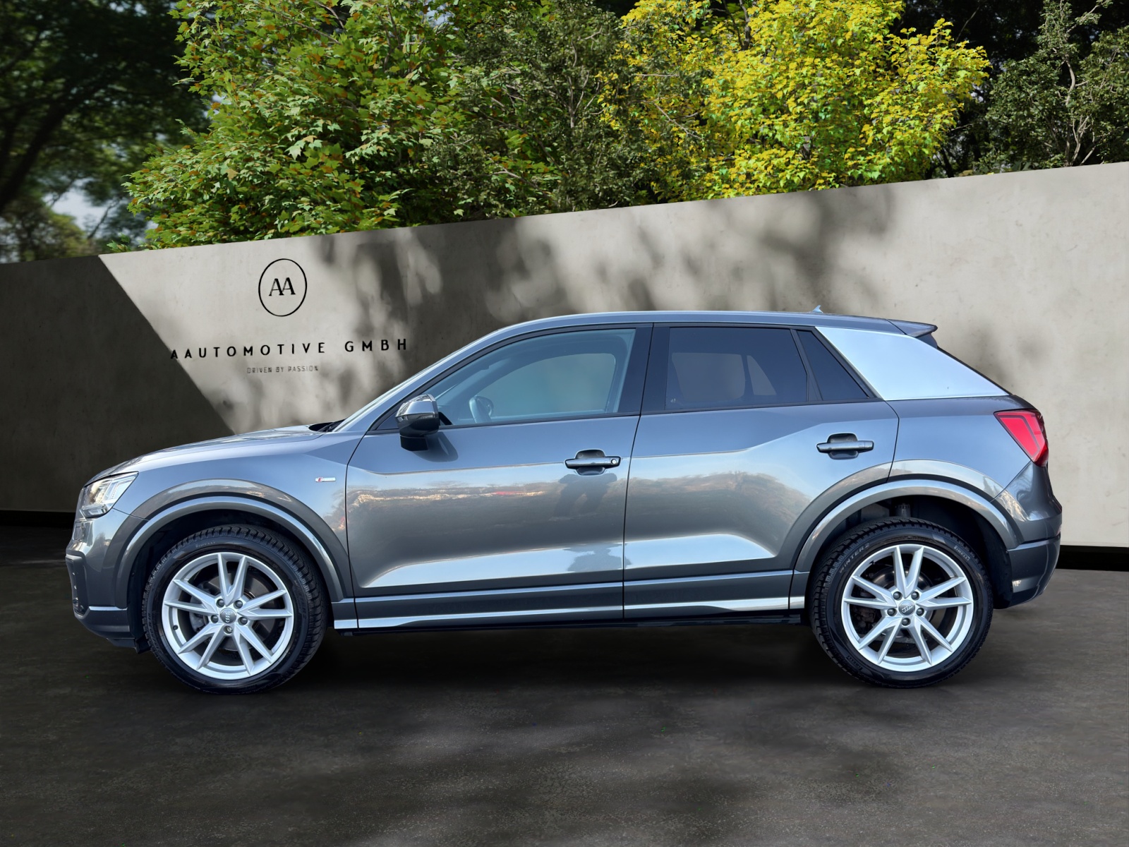 AUDI Q2 2.0 TFSI sport quattro S-tronic-showroom-element-2