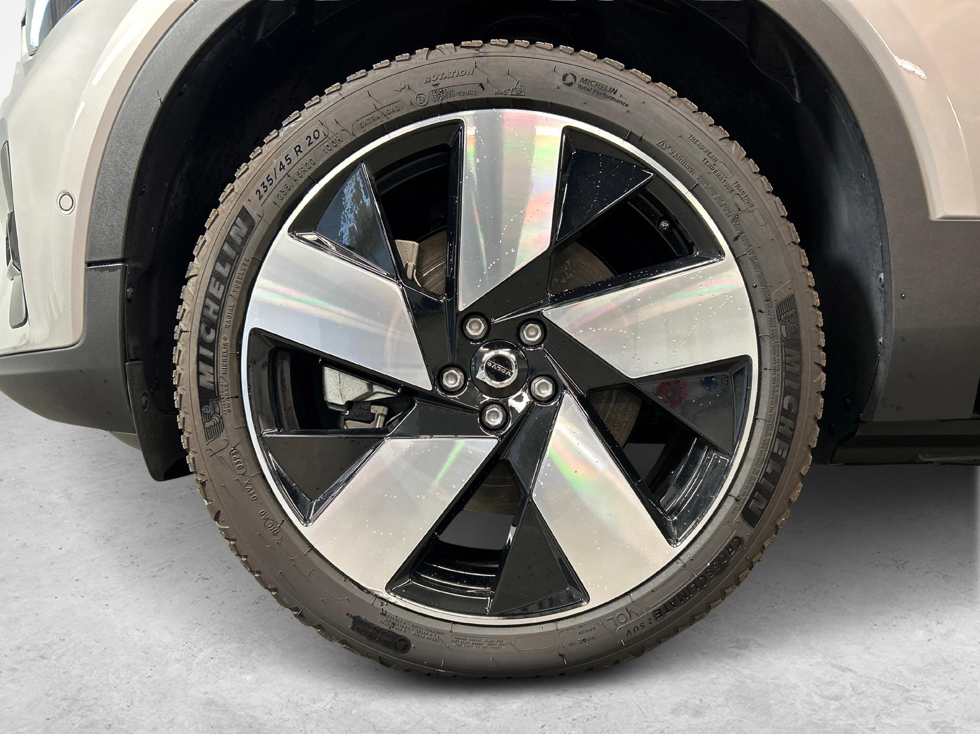 VOLVO C40 P8 Twin Recharge Ultimate AWD-image-12