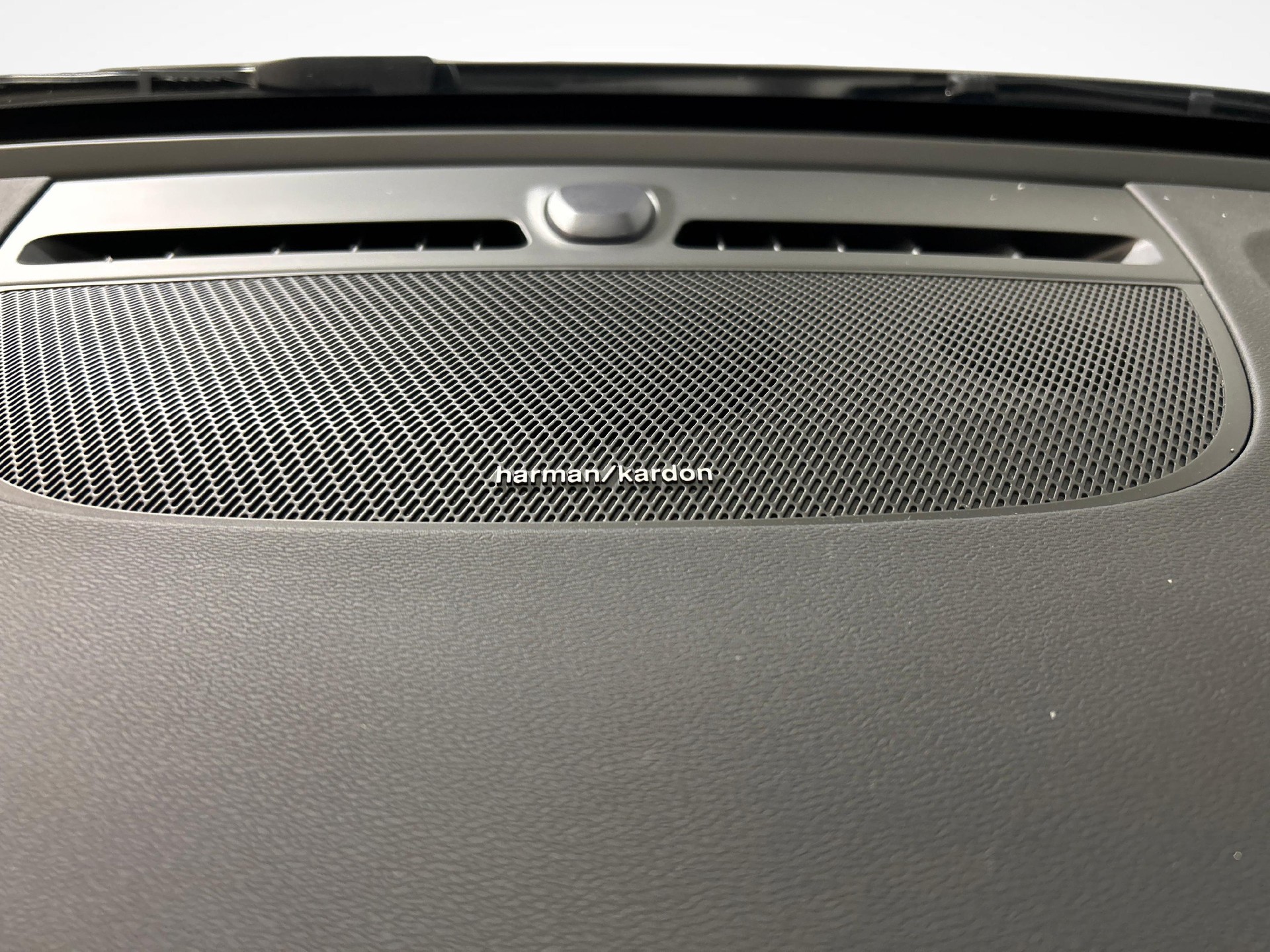 VOLVO C40 P8 Twin Recharge Ultimate AWD-image-16