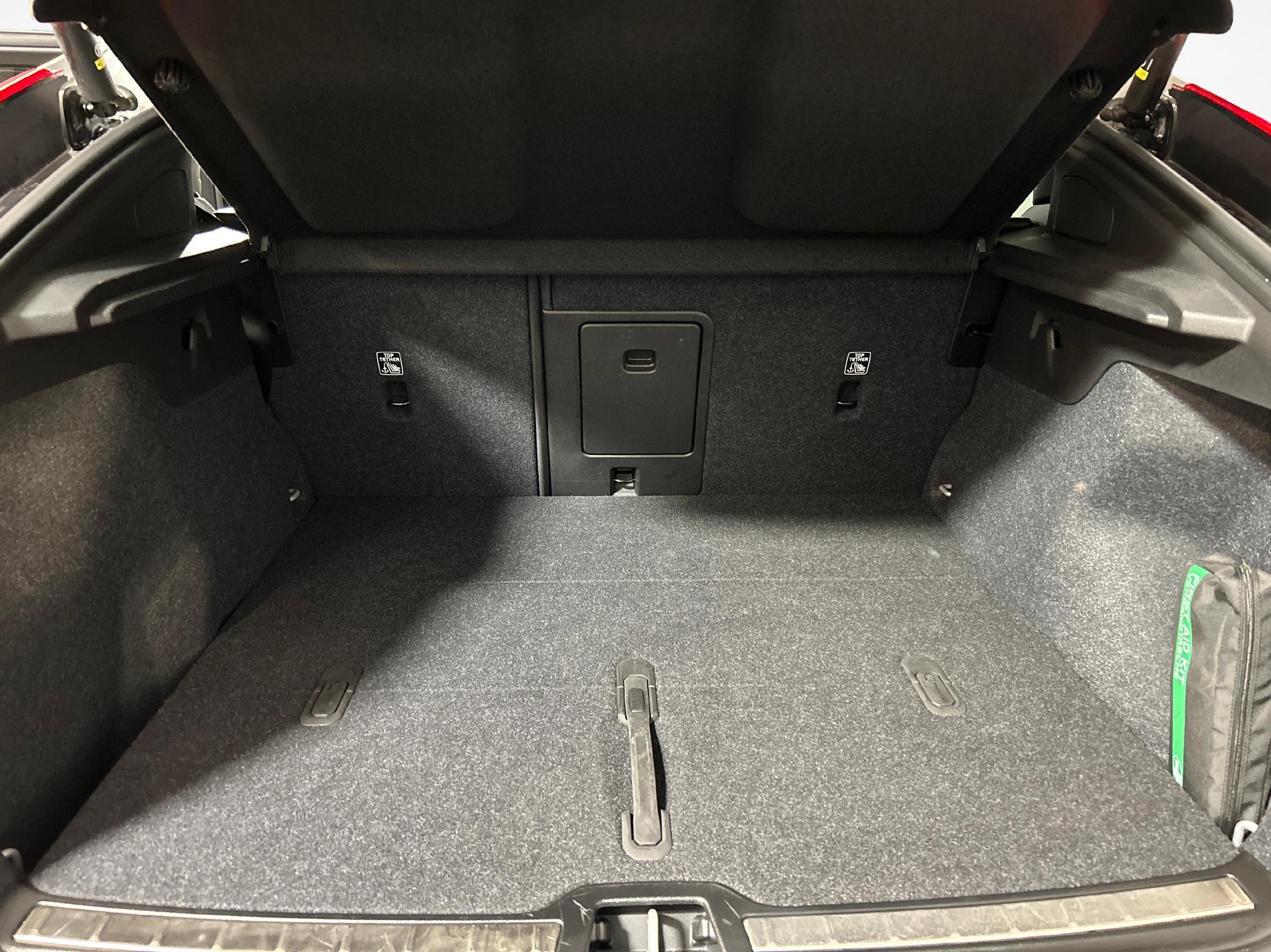 VOLVO C40 P8 Twin Recharge Ultimate AWD-image-13