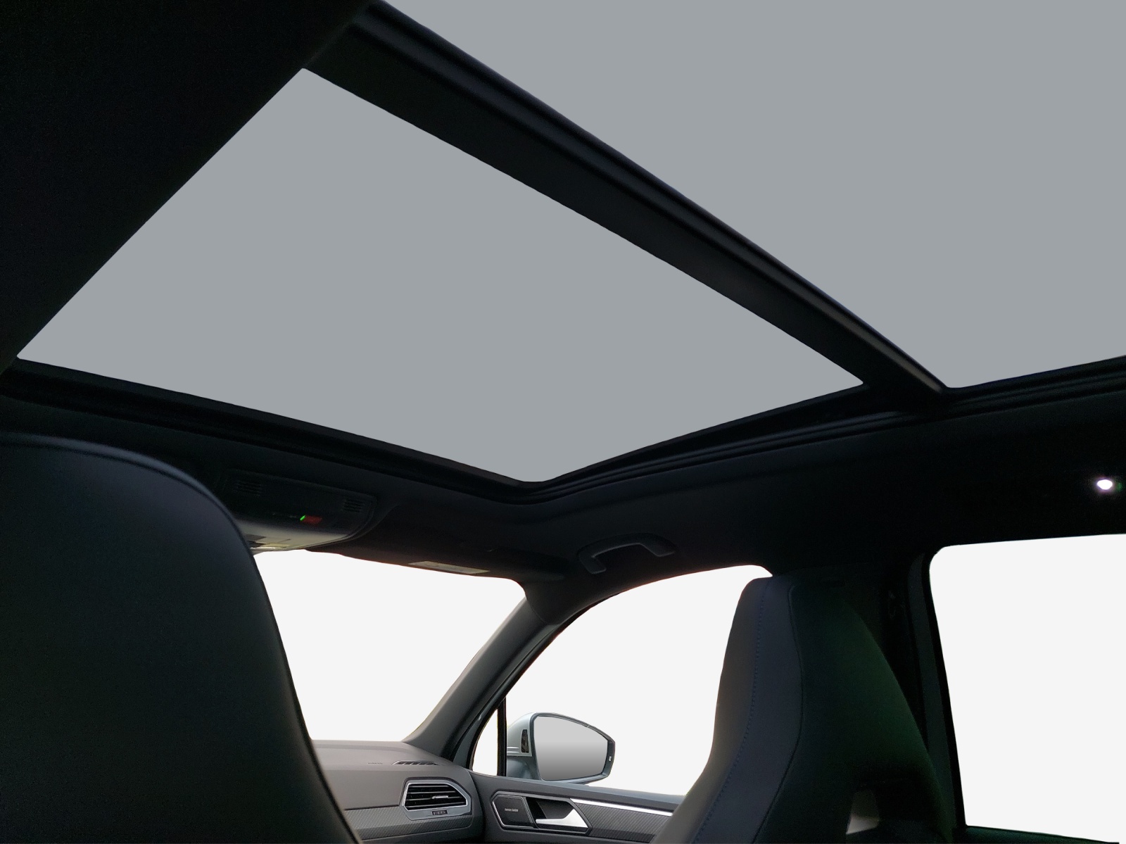 VW Tiguan 2.0TSI R 4Motion DSG-image-14